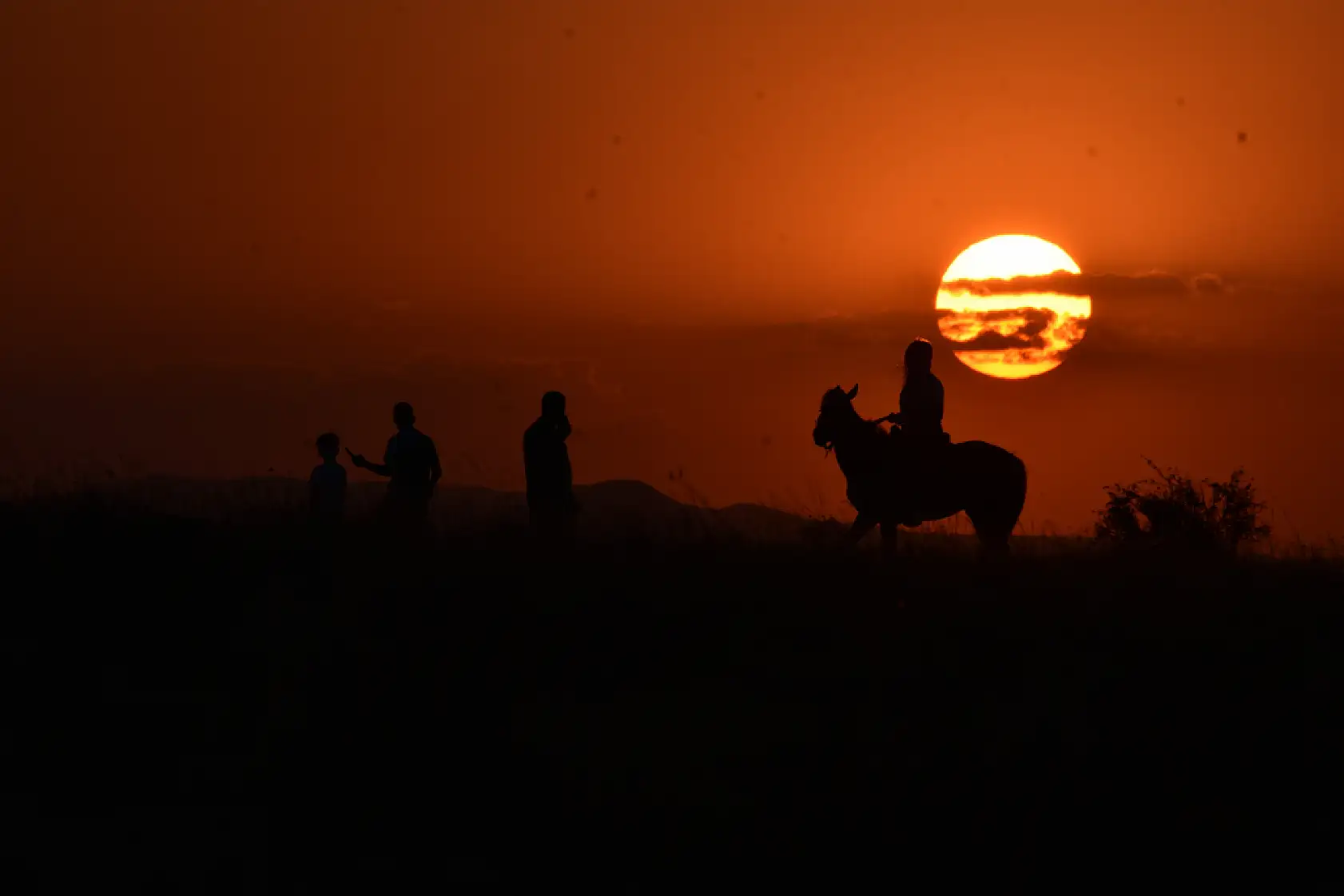 Hayran bırakacak kareler: Gündüz ve gecenin buluştuğu o vadi!