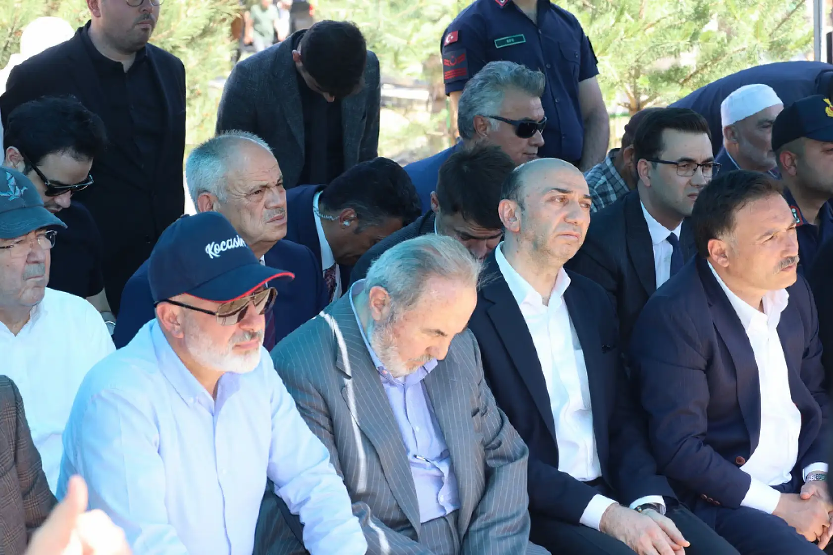 Kayserili iş adamının cenaze töreninde dikkat çeken görüntüler! Kayserispor'un eski Başkanı da günler sonra ilk kez ortaya çıktı