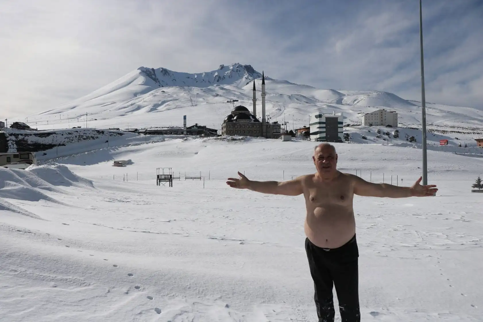 Kayseri'de görenler dondu kaldı! Erciyes'te eksi 5 derece bakın ne oldu?