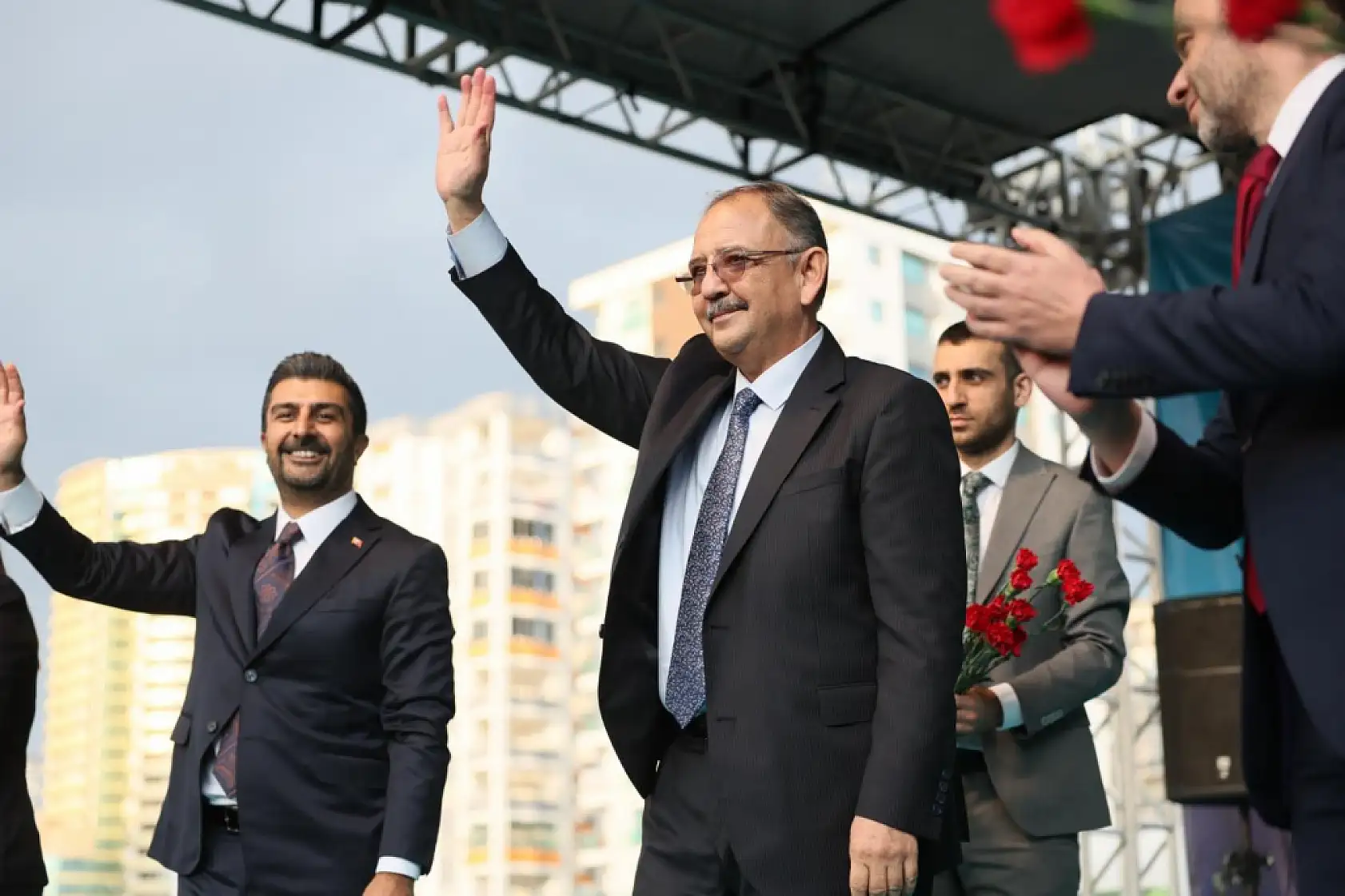 Siyaseti bırakan Özhaseki, 183 gündür oraya da uğramıyor! Peki, oraya geri dönecek mi?