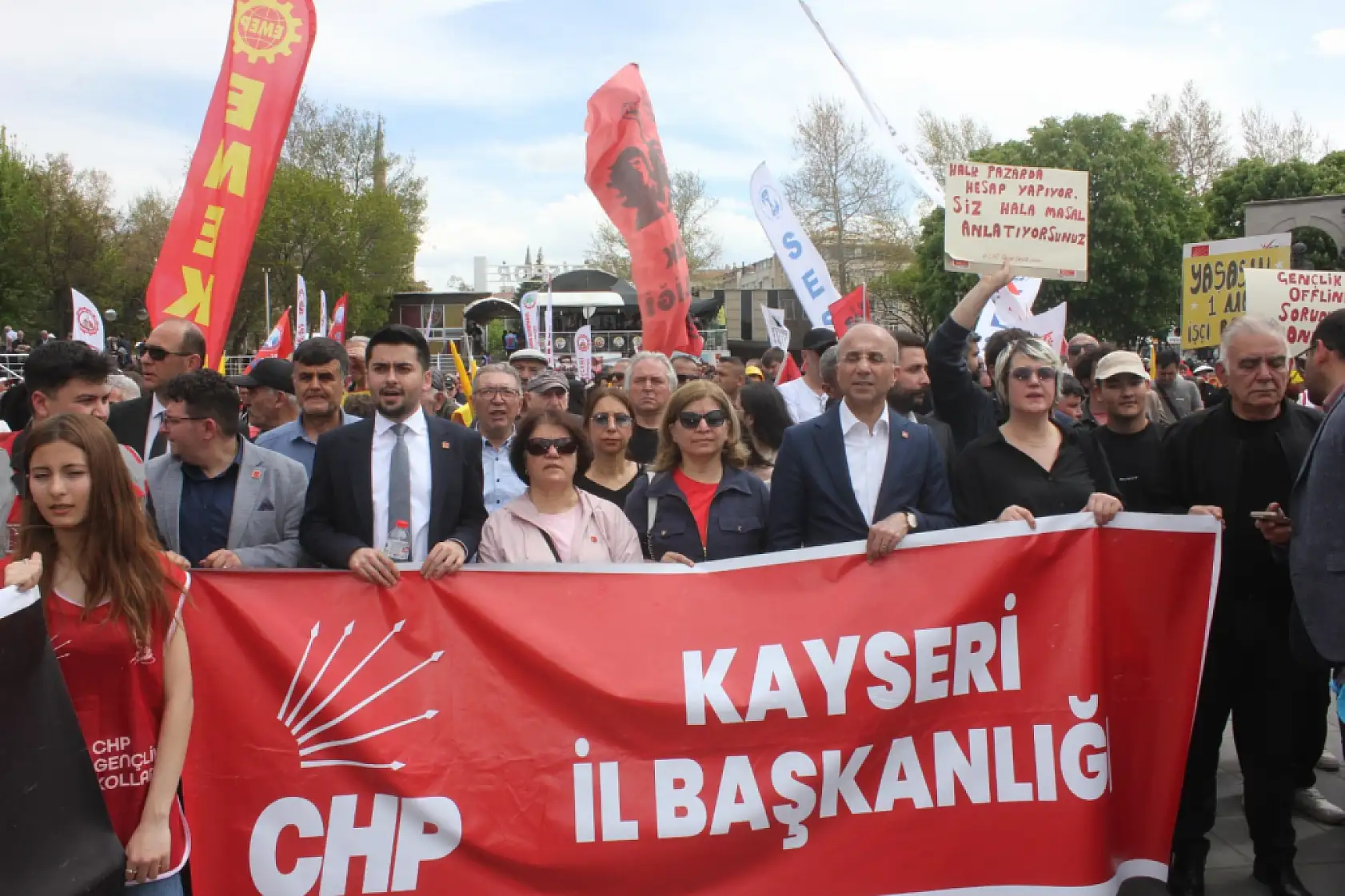 Kayseri'deki 1 Mayıs kutlamalarından renkli görüntüler