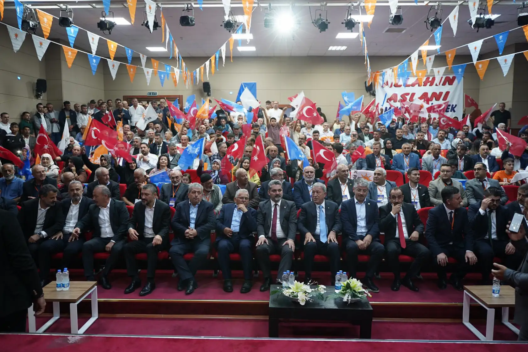 AK Parti'de yarın bir ilçede değişim 3 ilçede yola devam var!