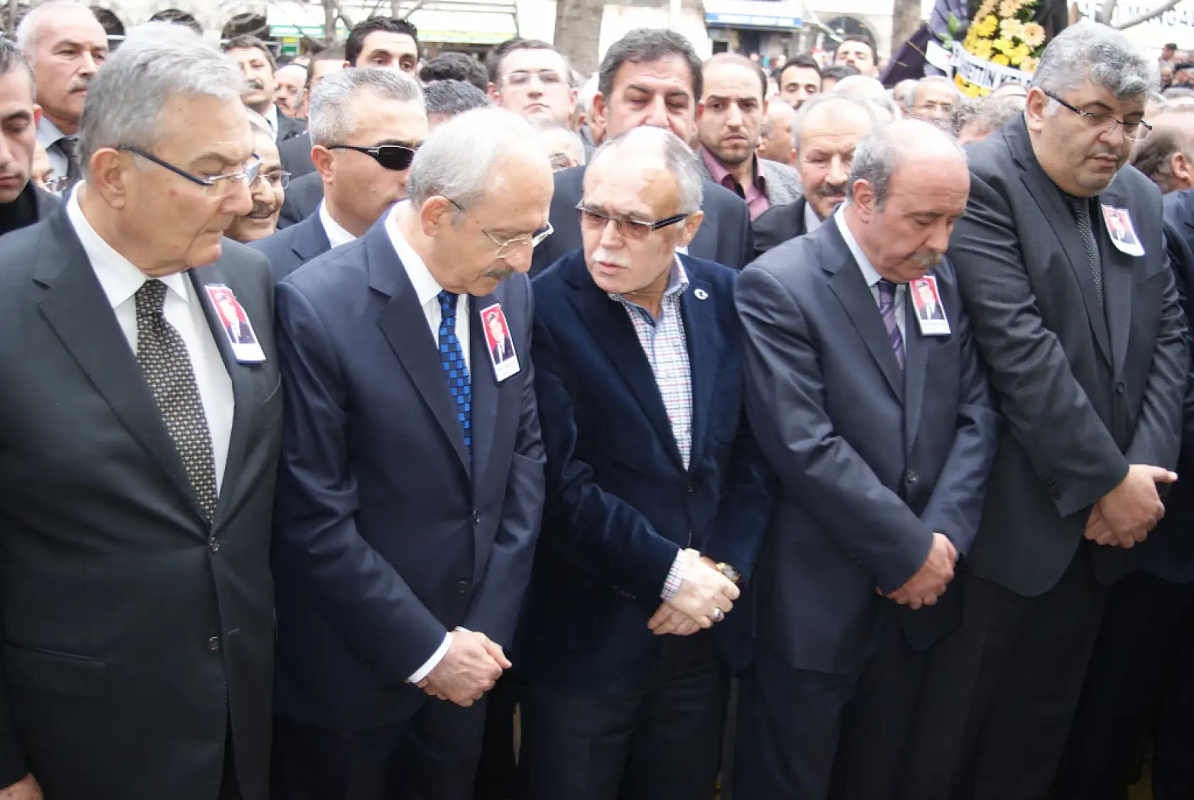 Kayseri'de 13 yıl önce 'Efsane Başkanın' cenaze töreninde neler yaşandı! İşte o tarihi günden geriye kalan fotoğraflar