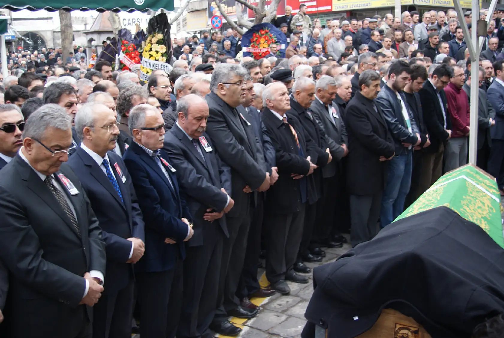 Kayseri'de 13 yıl önce 'Efsane Başkanın' cenaze töreninde neler yaşandı! İşte o tarihi günden geriye kalan fotoğraflar
