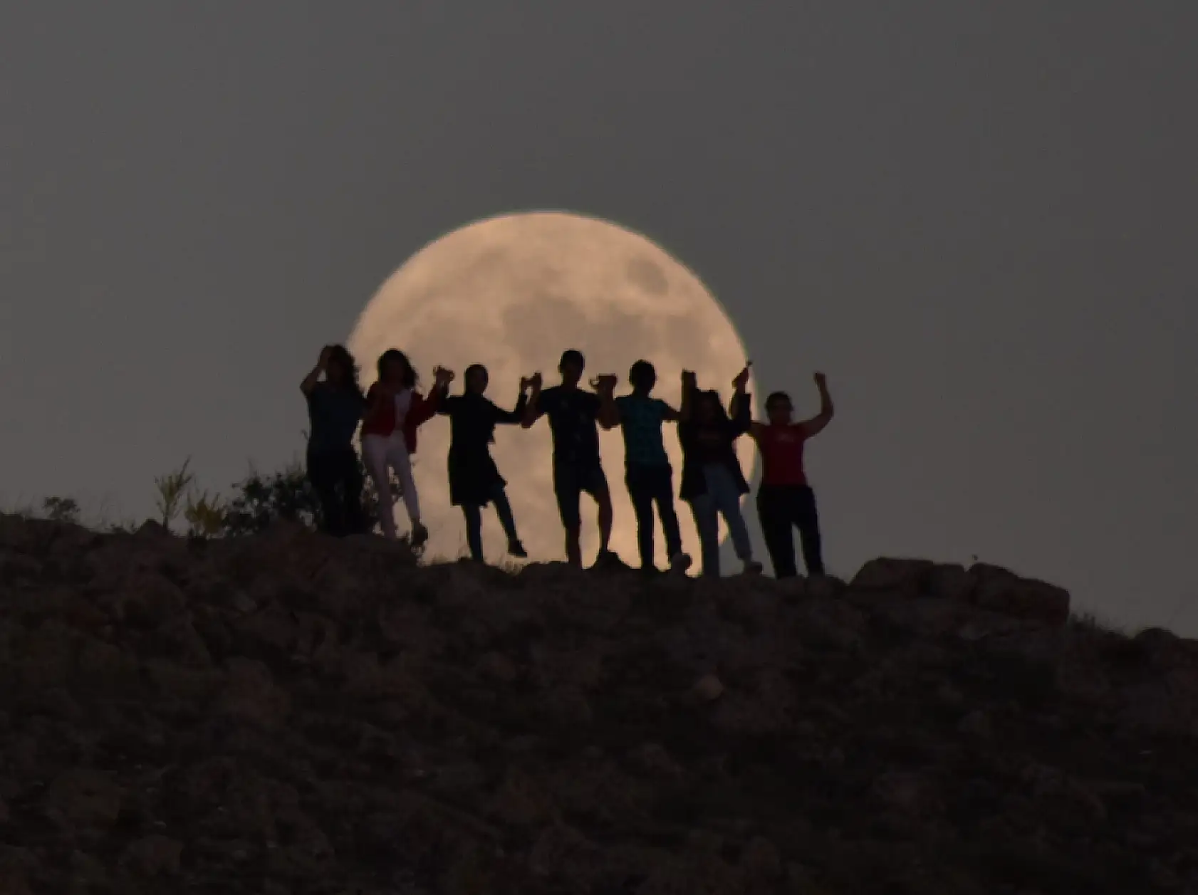 Hayran bırakacak kareler: Gündüz ve gecenin buluştuğu o vadi!