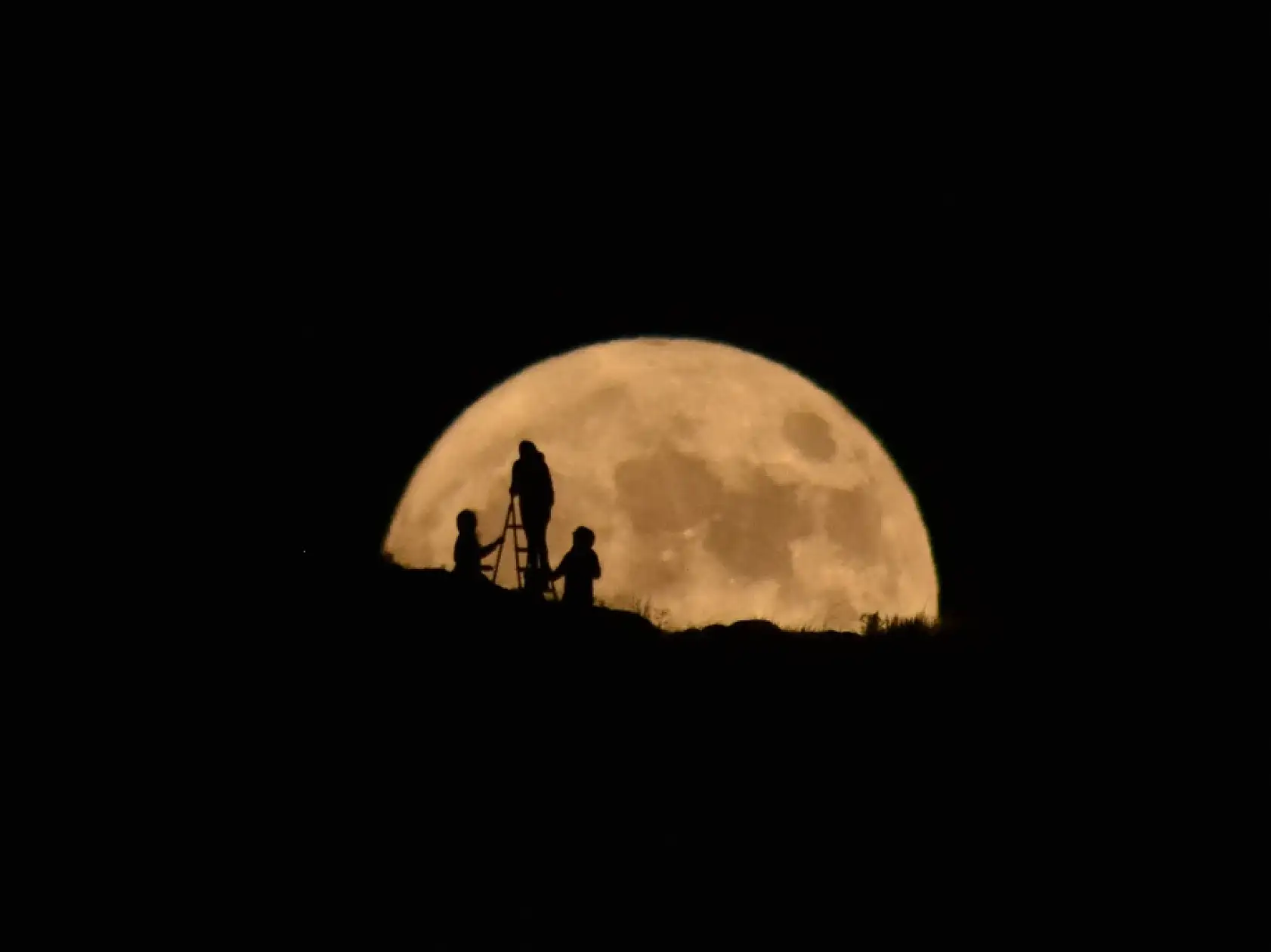 Hayran bırakacak kareler: Gündüz ve gecenin buluştuğu o vadi!