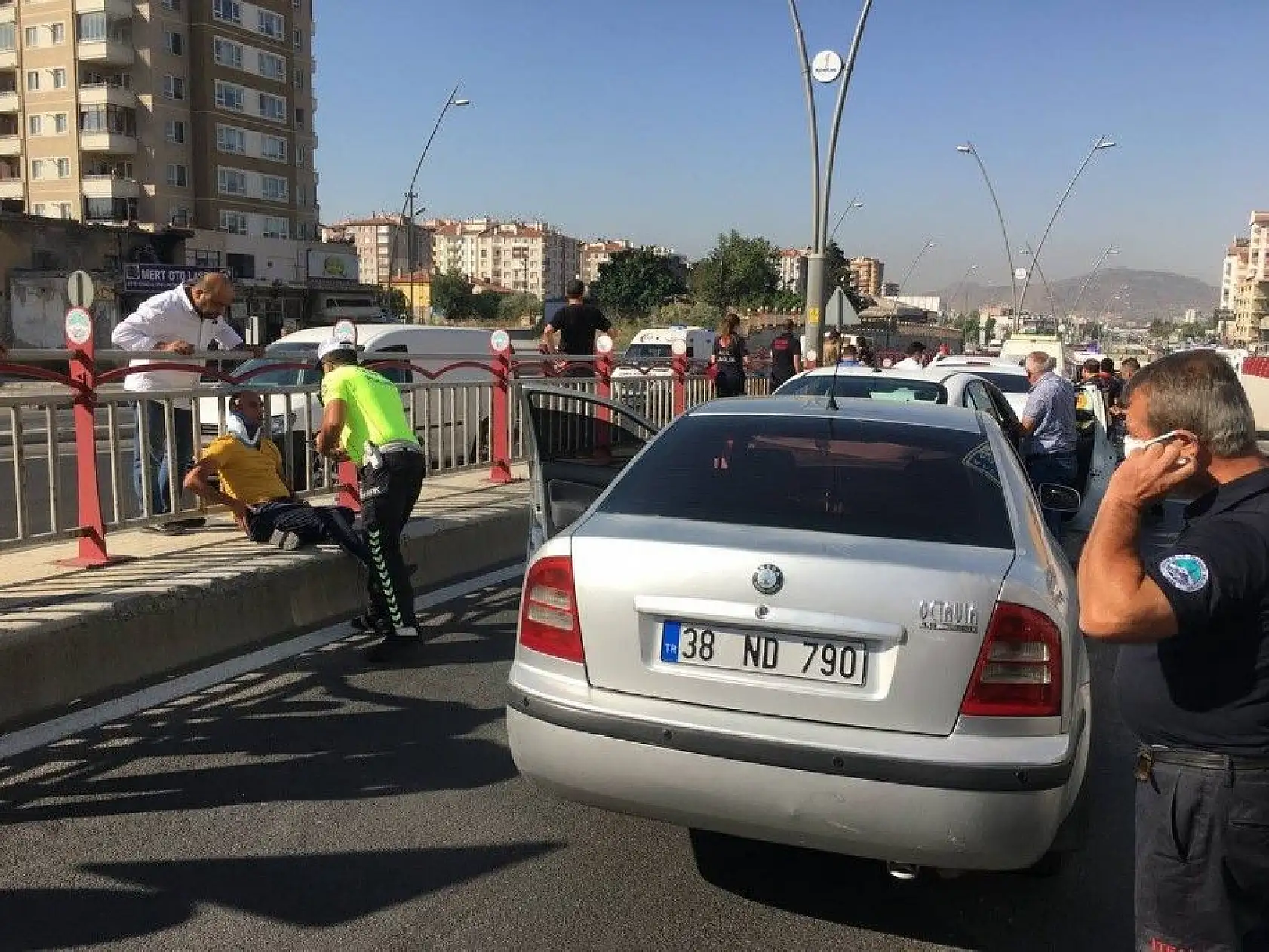 Kayseri'de 10 araç birbirine girdi! Yaralılar var