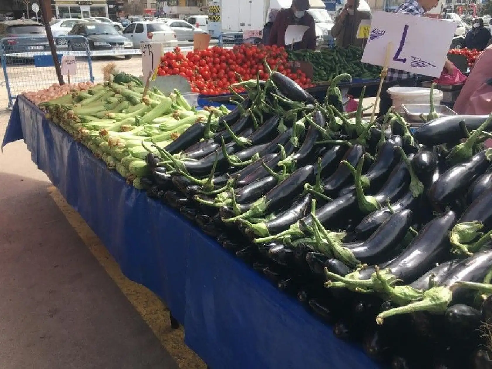 Ramazan öncesi  domatese zam