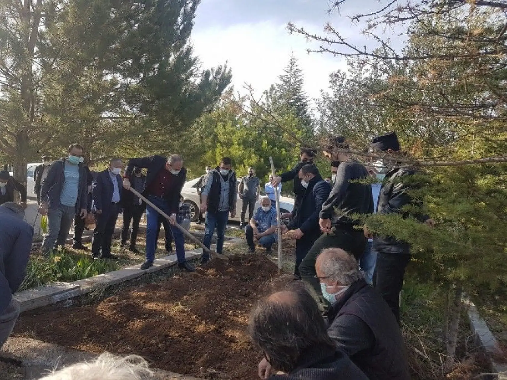 Anne Alkan son yolculuğuna uğurlandı