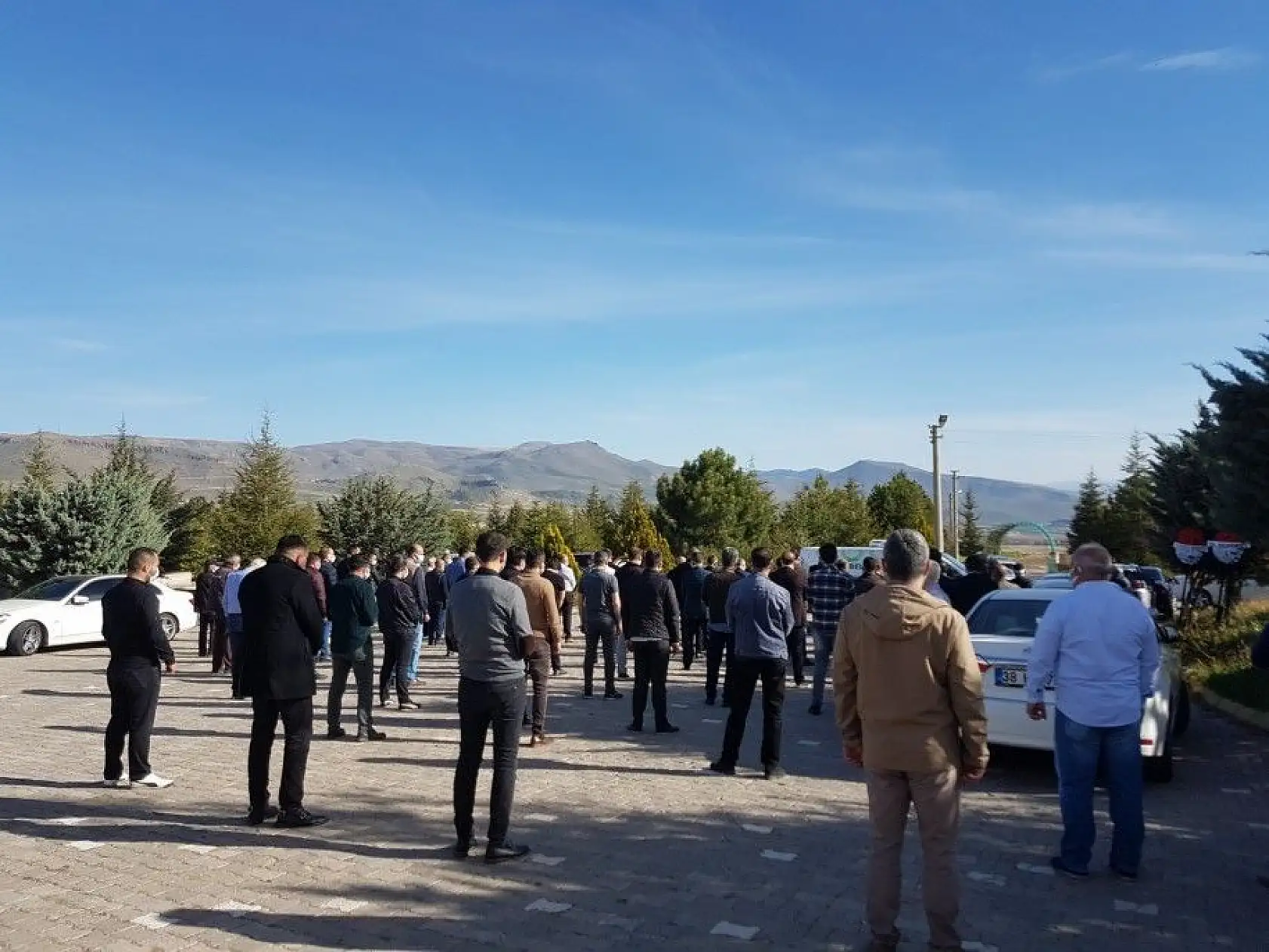 Anne Alkan son yolculuğuna uğurlandı