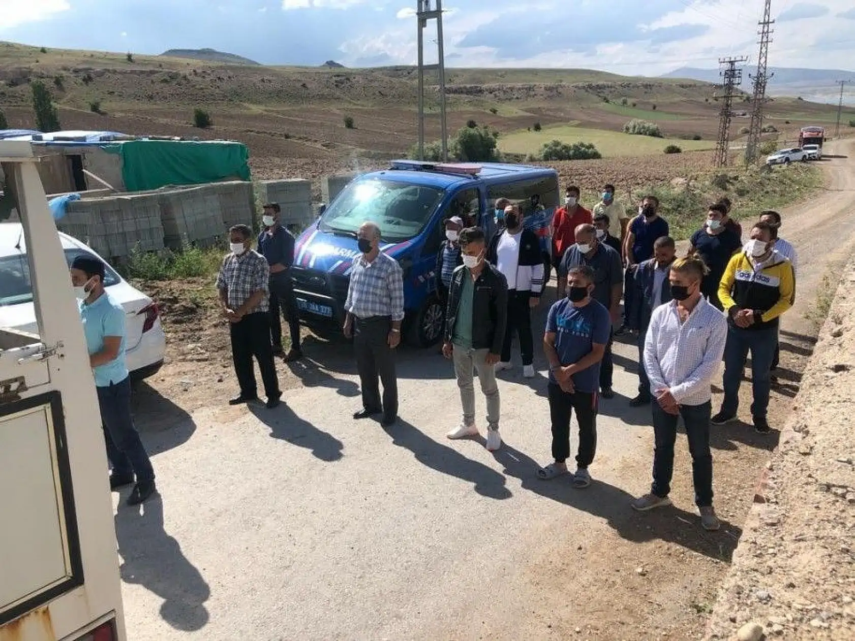 Tandırda ölü bulunan karı koca toprağa verildi