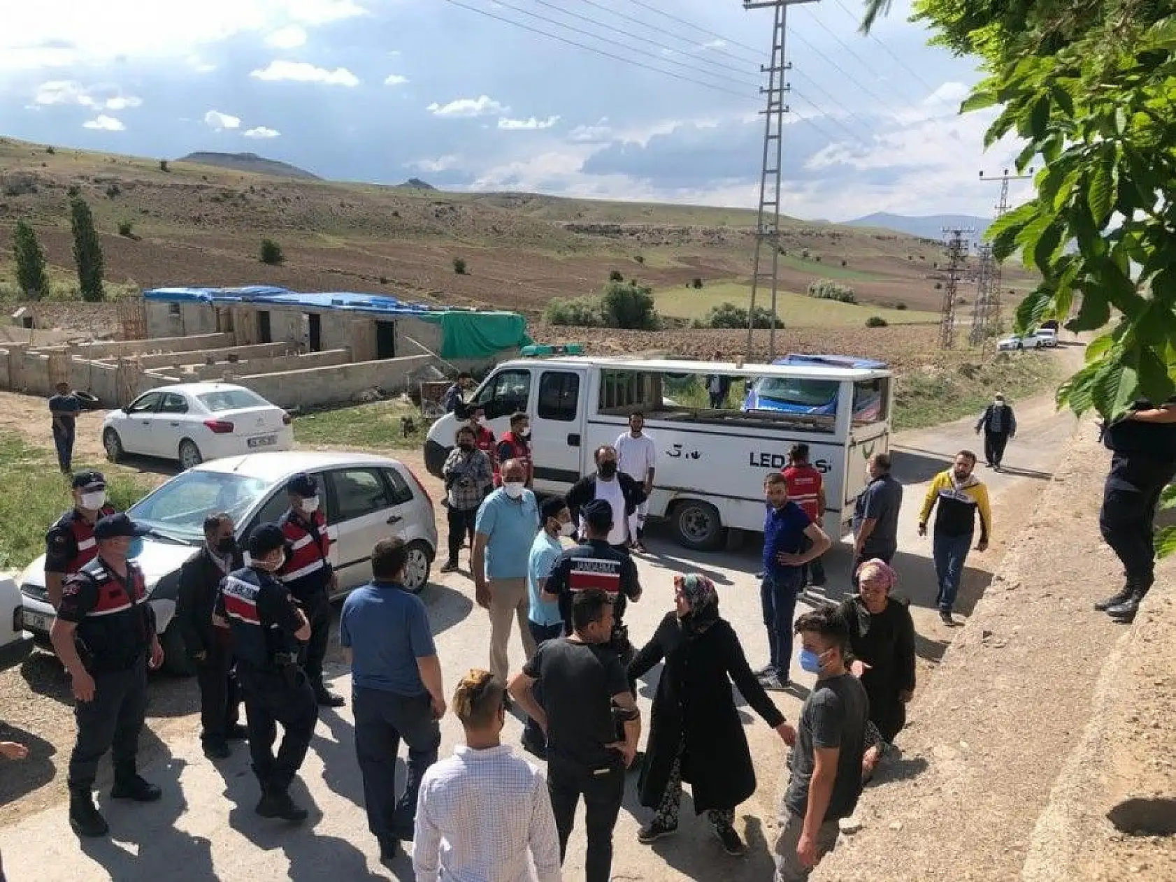 Tandırda ölü bulunan karı koca toprağa verildi