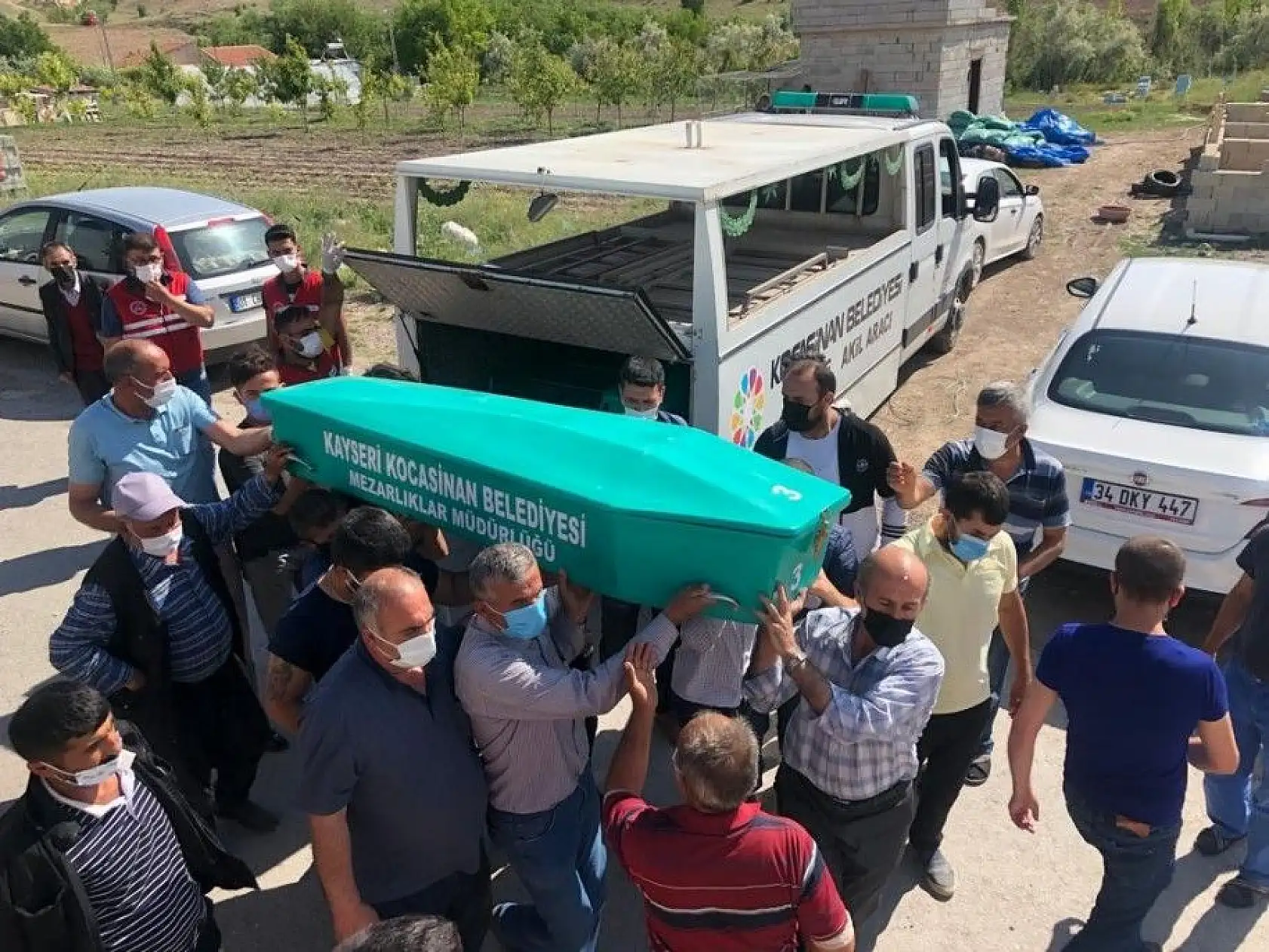 Tandırda ölü bulunan karı koca toprağa verildi