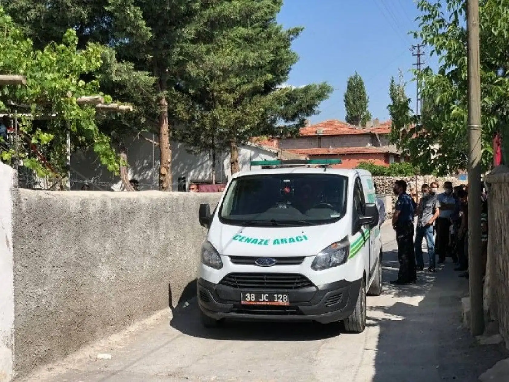 Oğlunu vurarak öldürdü