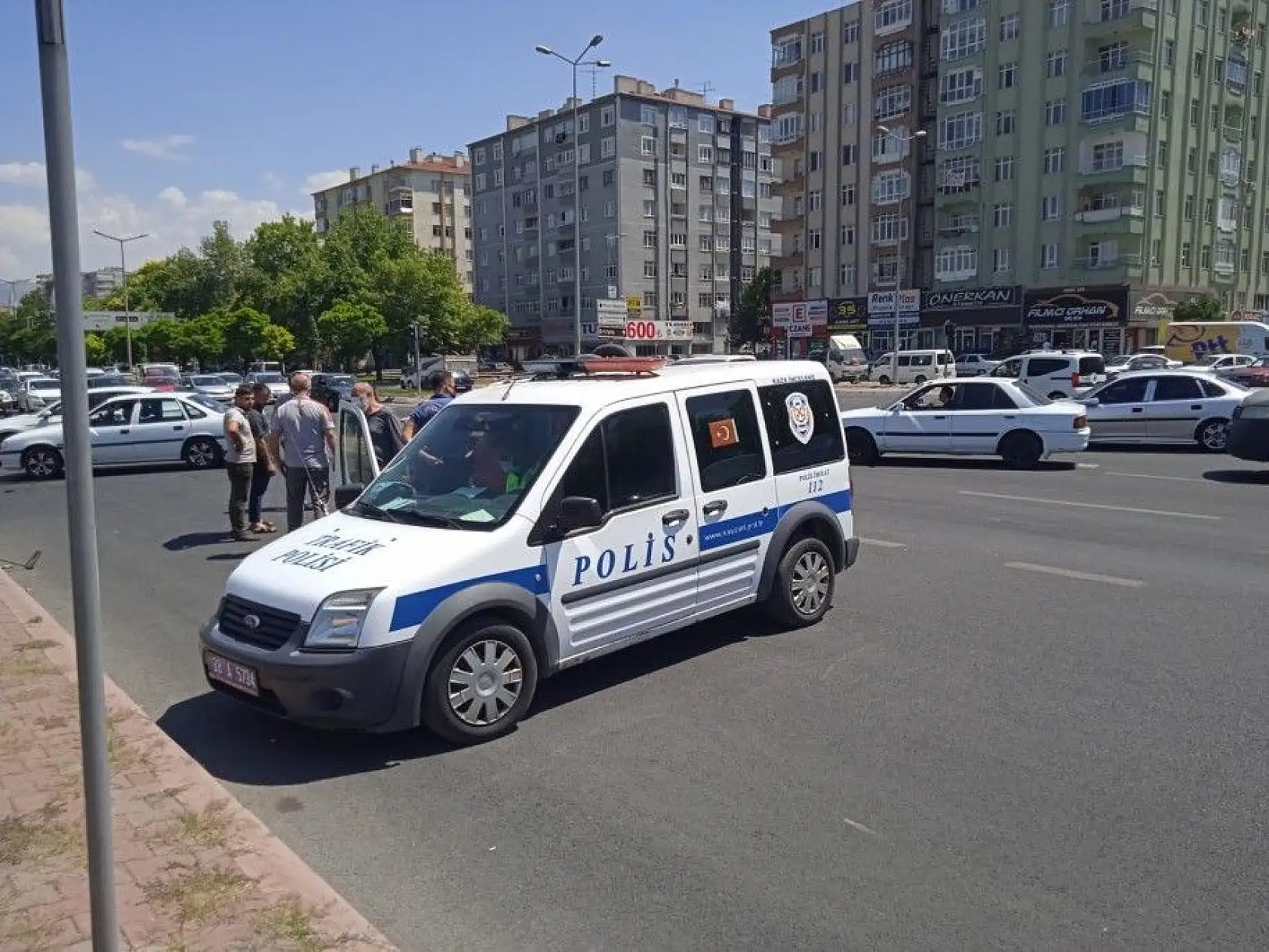 Otomobiller çarpıştı: 5 yaralı