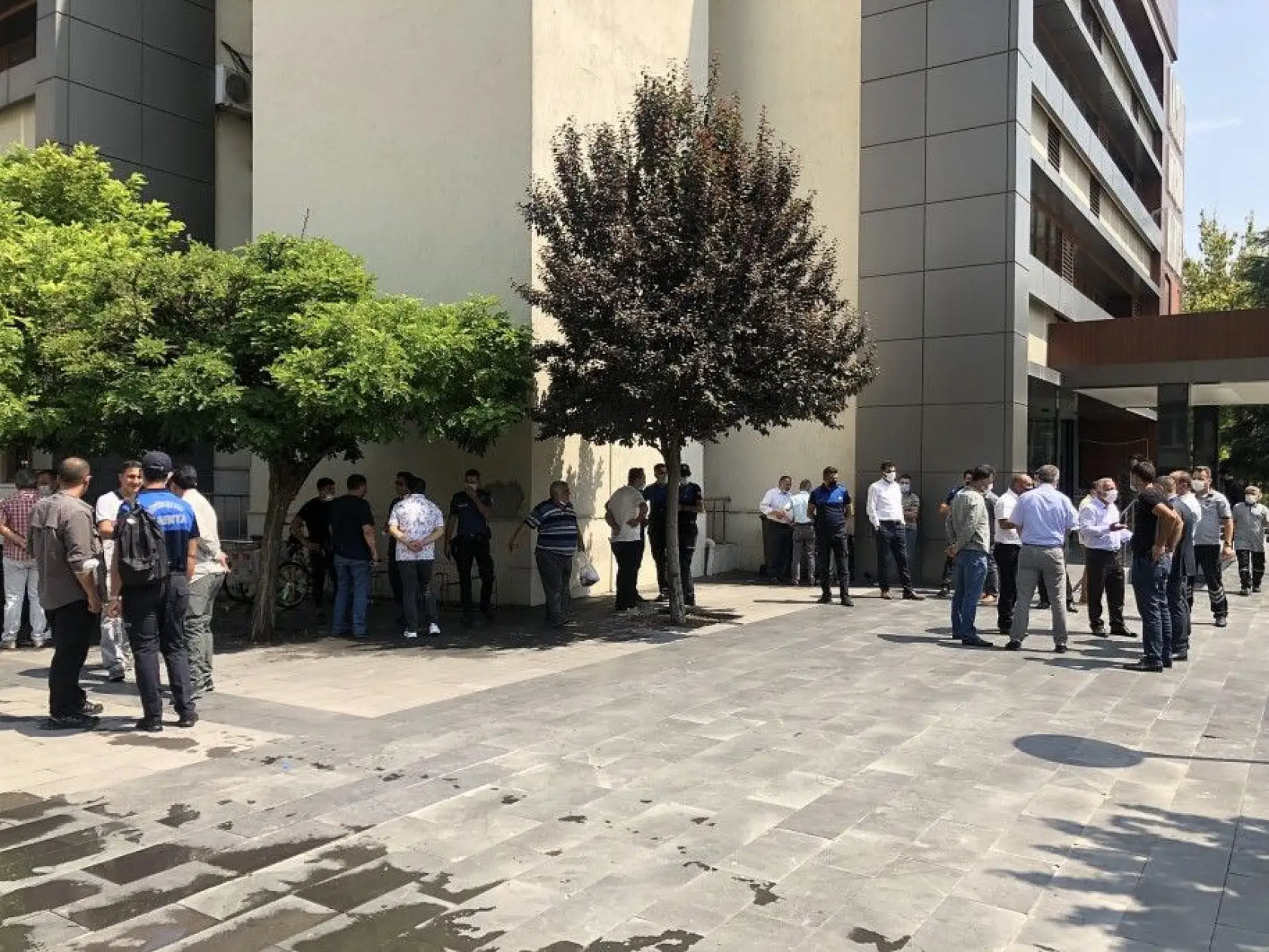 Kendini yakmaya kalkıştı