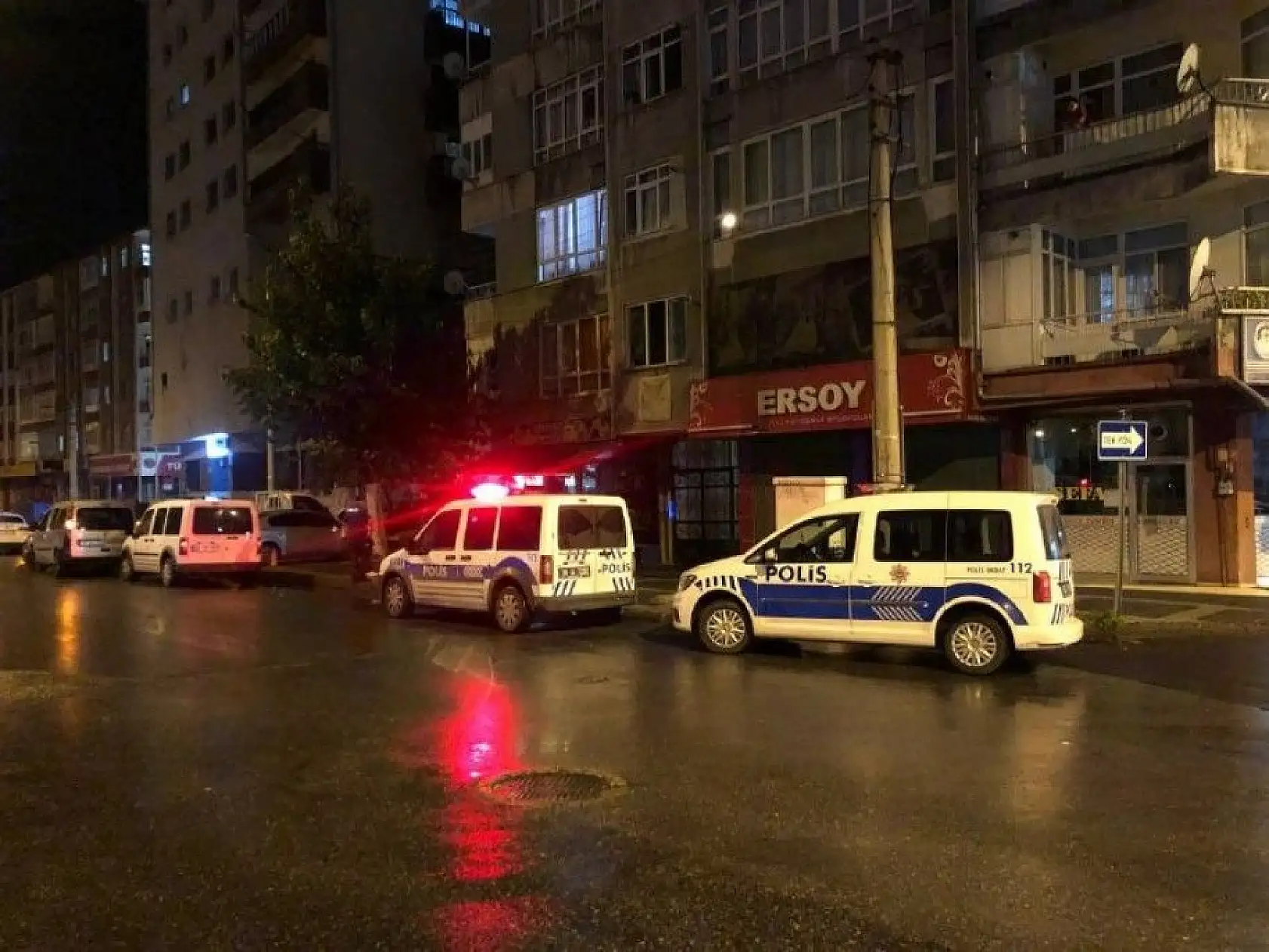 Baba oğlunu bıçakladı