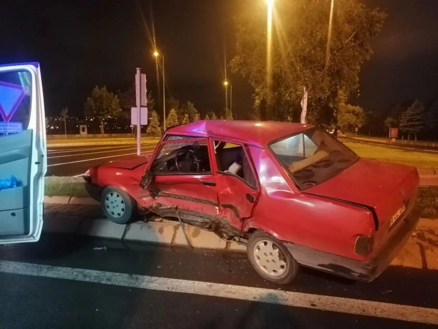 Zincirleme kaza: 4 kişi yaralandı