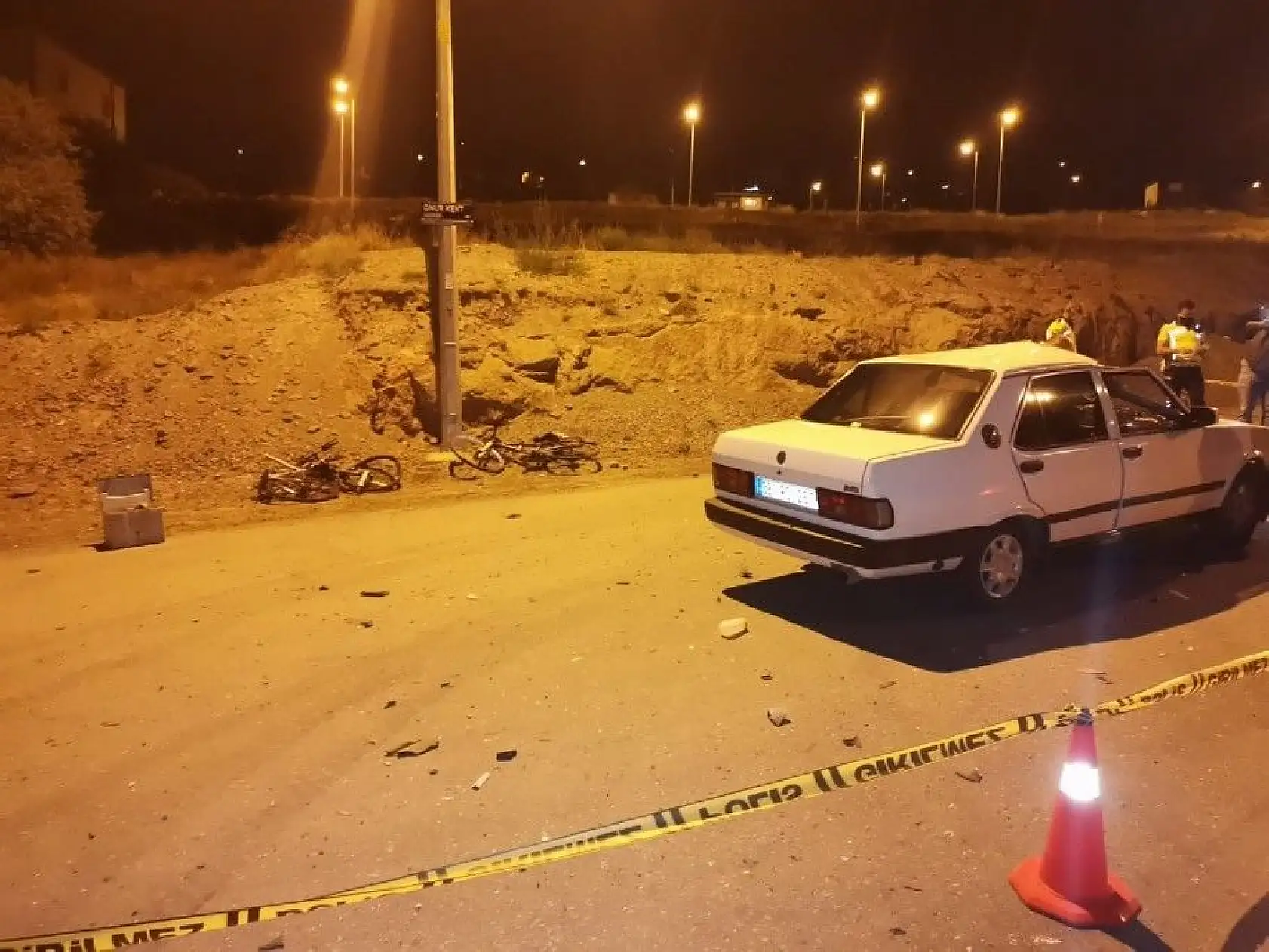 Öğretmen feci kazada hayatını kaybetti