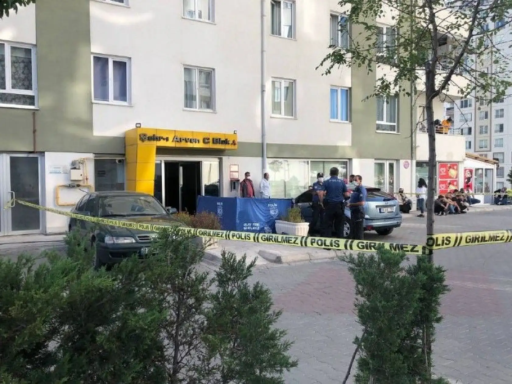 Balkondan düşerek hayatını kaybetti