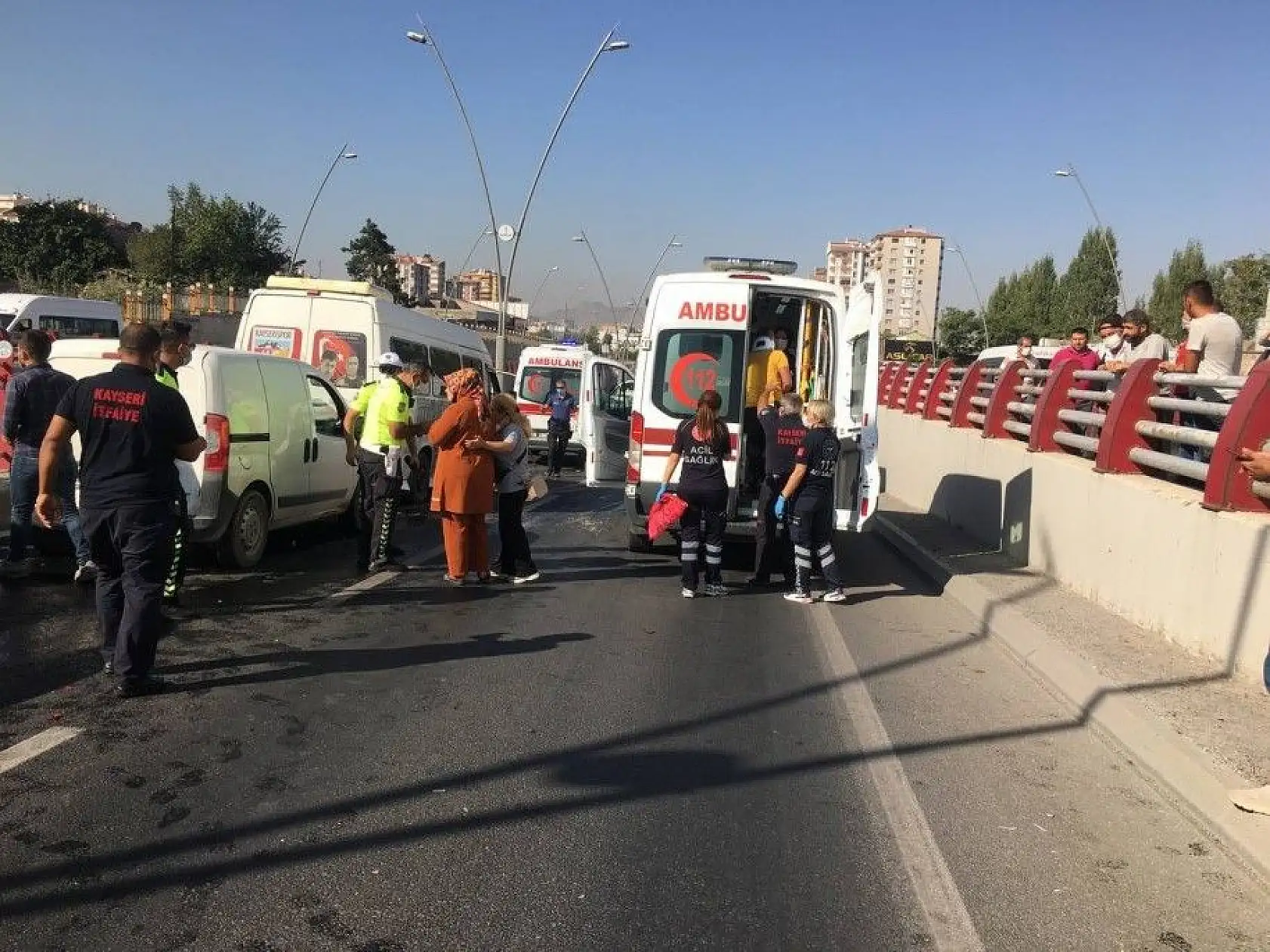 Kayseri'de 10 araç birbirine girdi! Yaralılar var