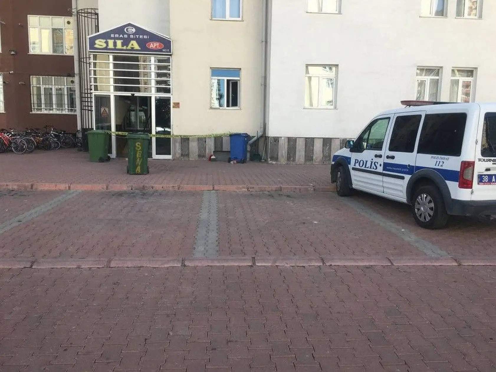 11. kattan düşerek hayatını kaybetti