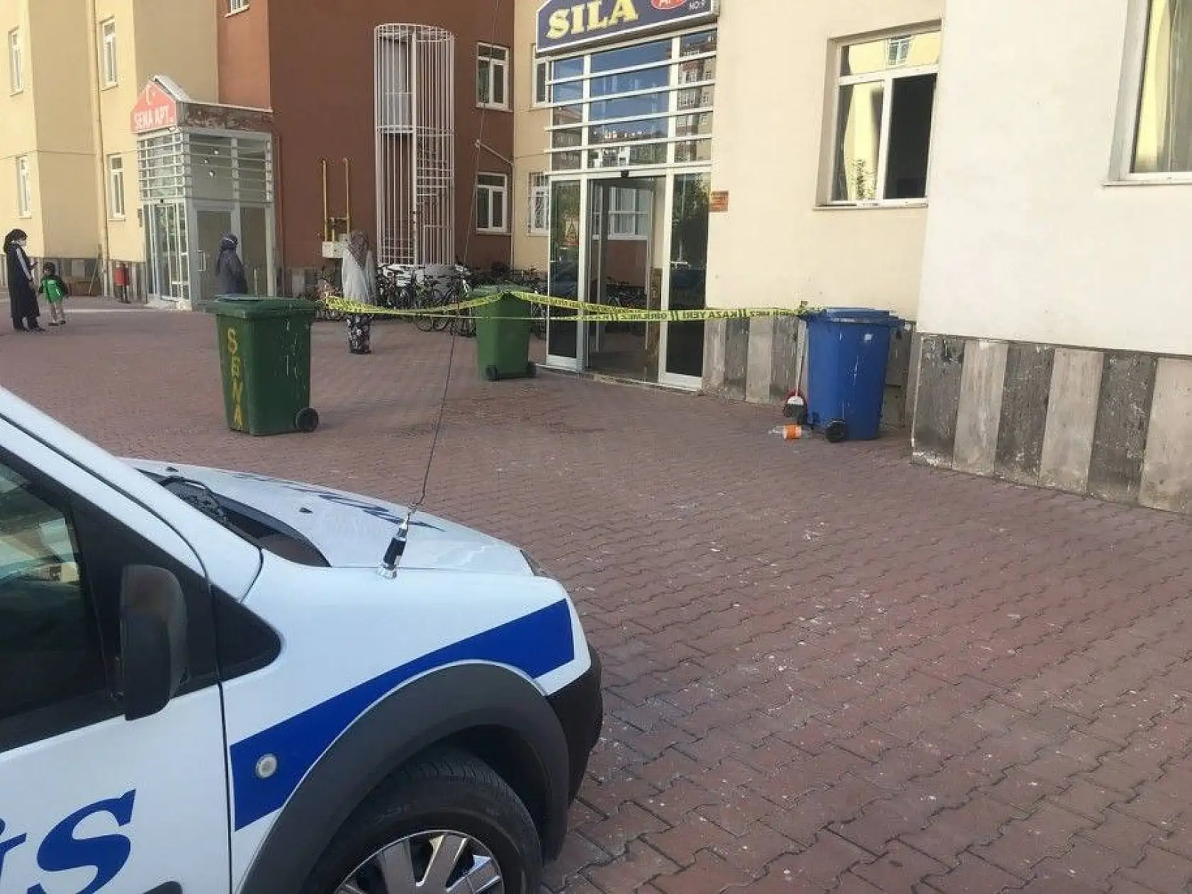 11. kattan düşerek hayatını kaybetti