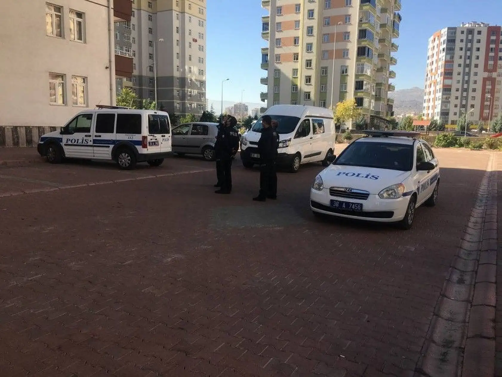 11. kattan düşerek hayatını kaybetti