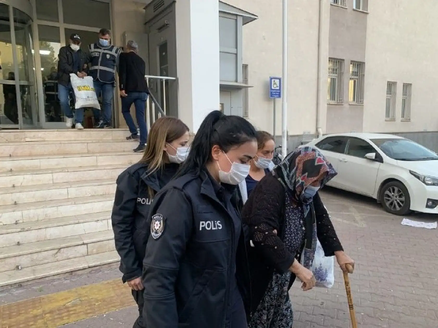 4 yıl cezası olan kadın yakalandı