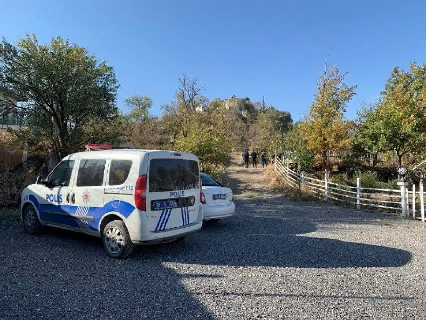Flaş! Kayalık alana düşen paraşütçü ağır yaralandı