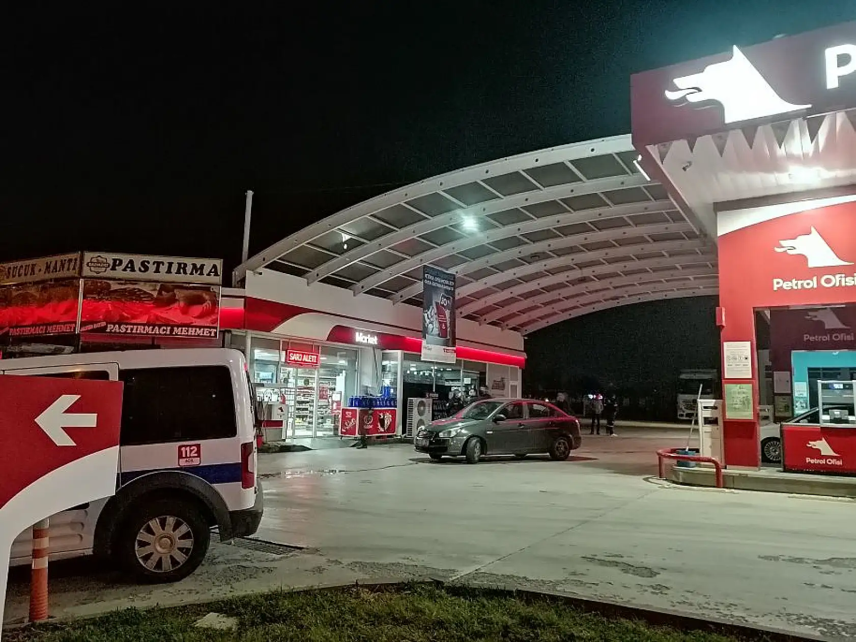 Akaryakıt istasyonunda maskeli gasp