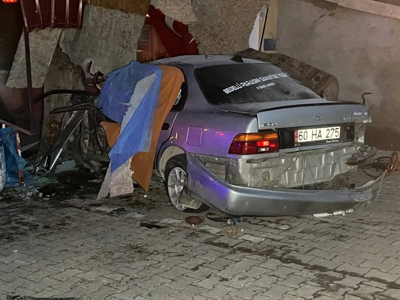 Feci kaza: 2 ölü, 2 yaralı