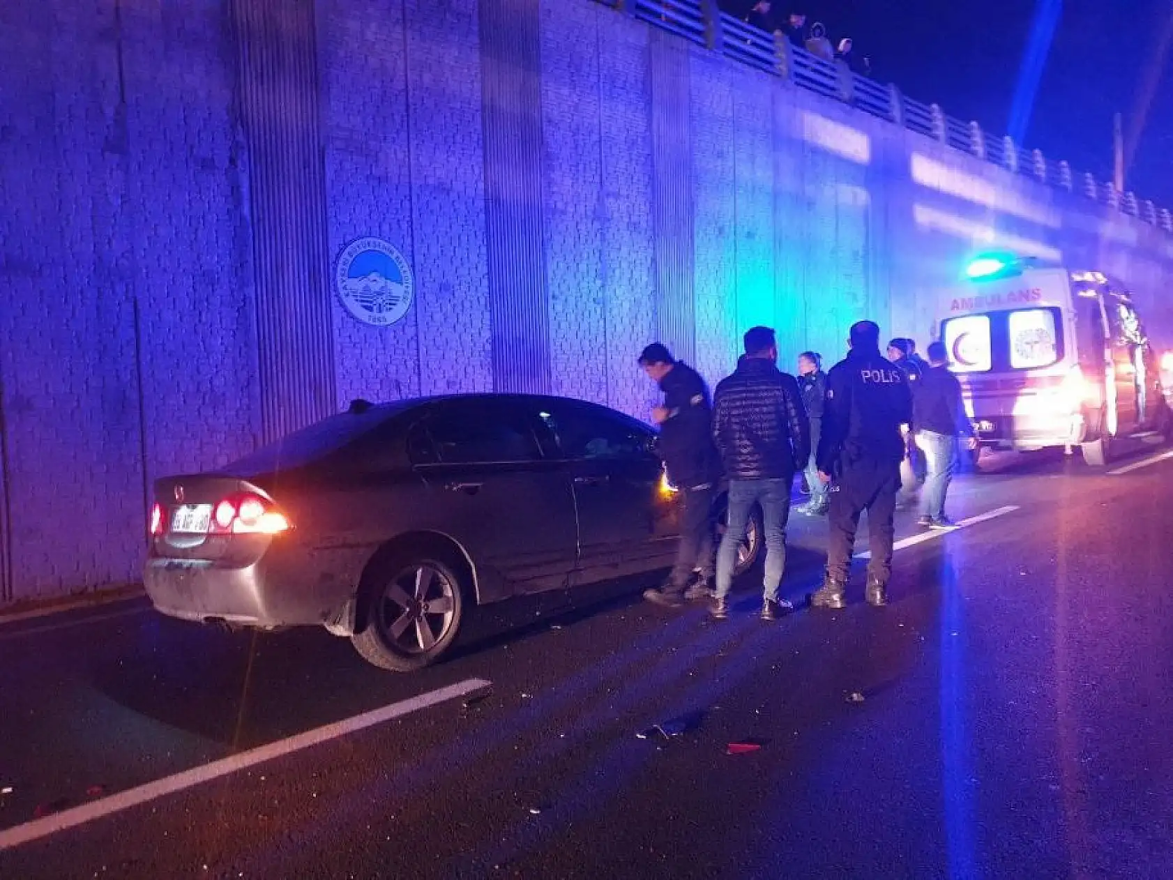 6 otomobil zincirleme kaza geçirdi: yaralılar var