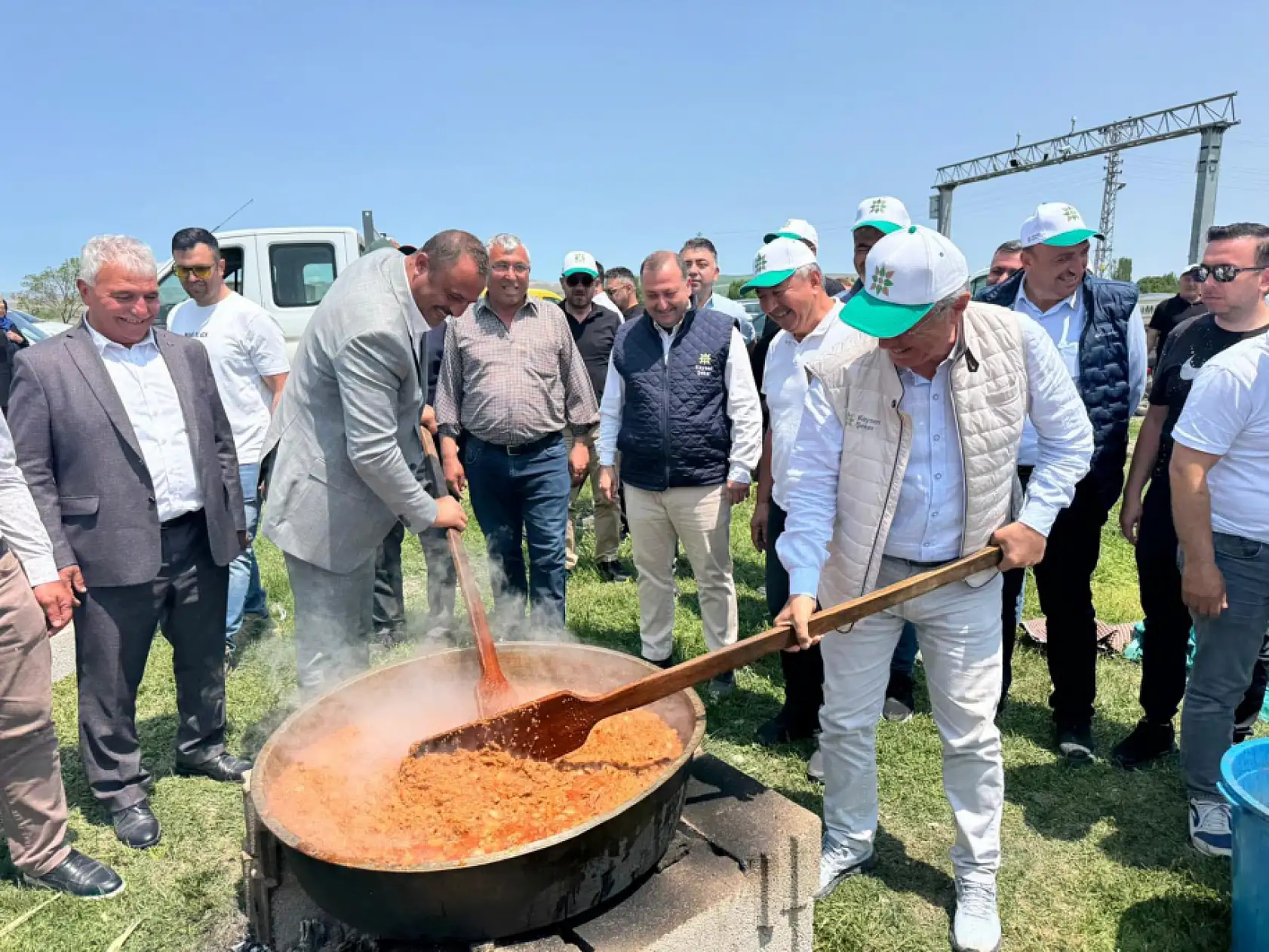 Kayseri Şeker'de siyasi parti genel başkanlarına taş çıkartan seçim çalışması! Böylesi görülmedi