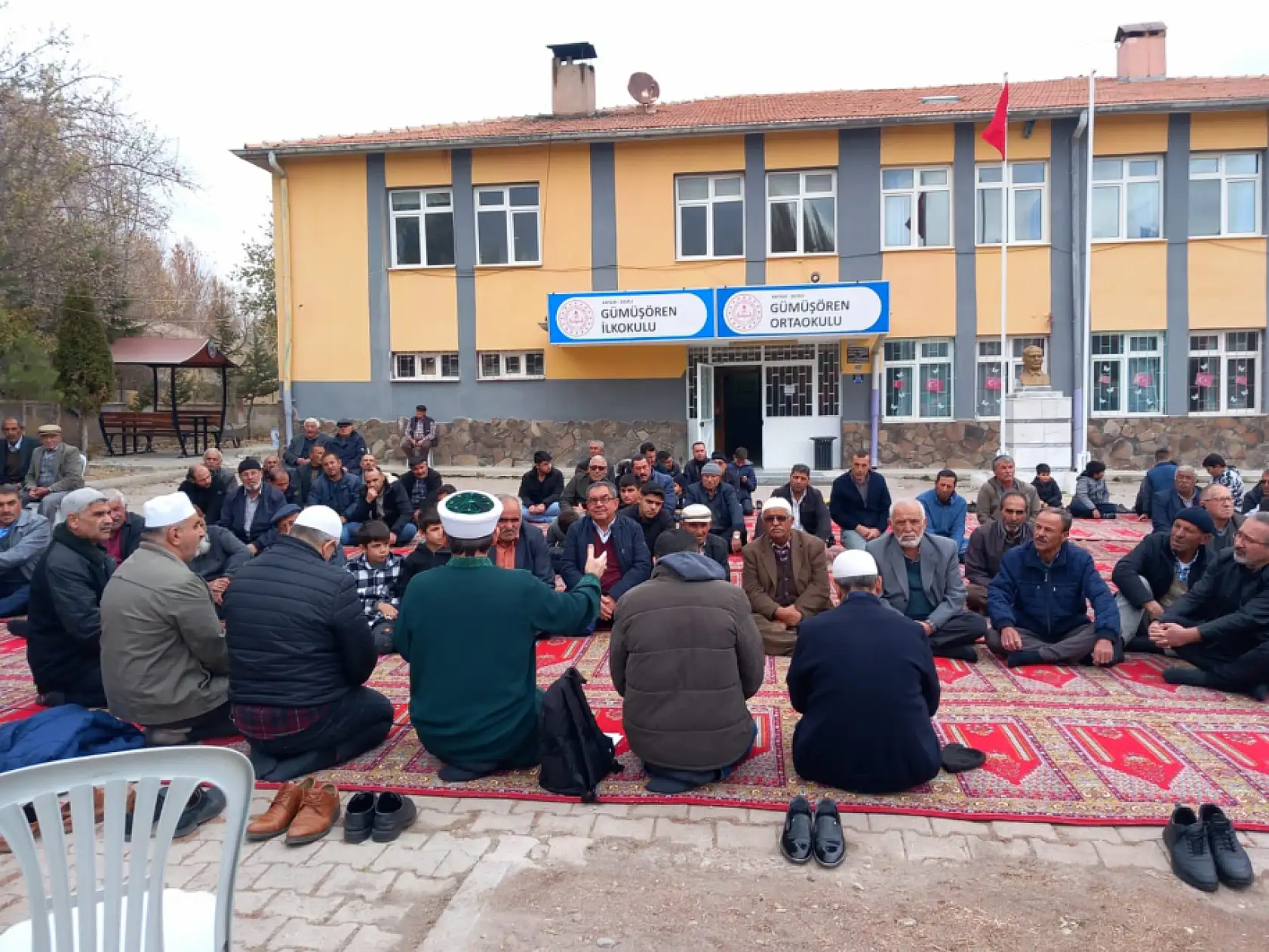 Kayseri'de vatandaşlar bakın ne için toplandı? 'Zor günlerden, kıtlıklardan geçiyoruz'