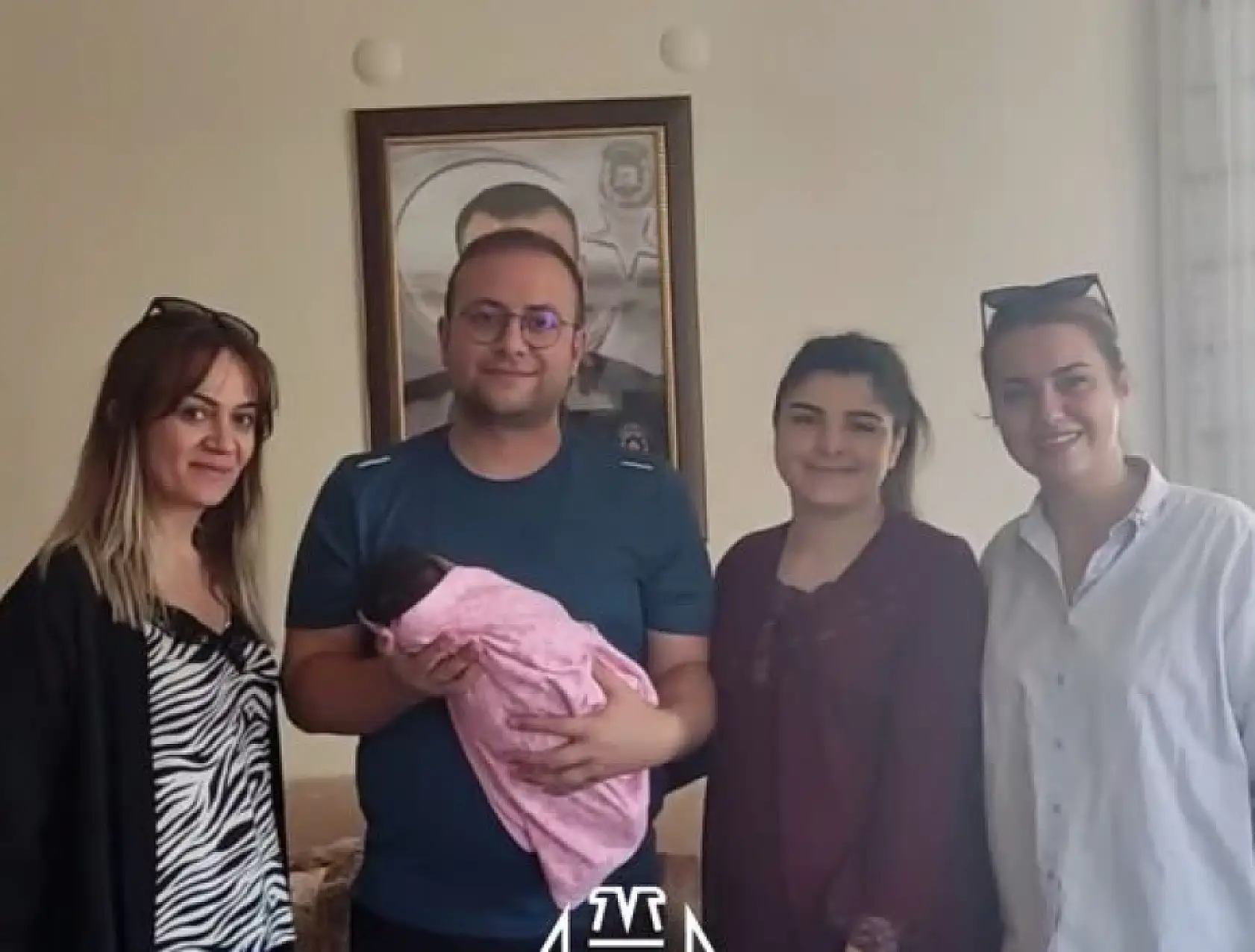 Belediyeden destek paketi! Ev ev gezerek dağıtıyorlar