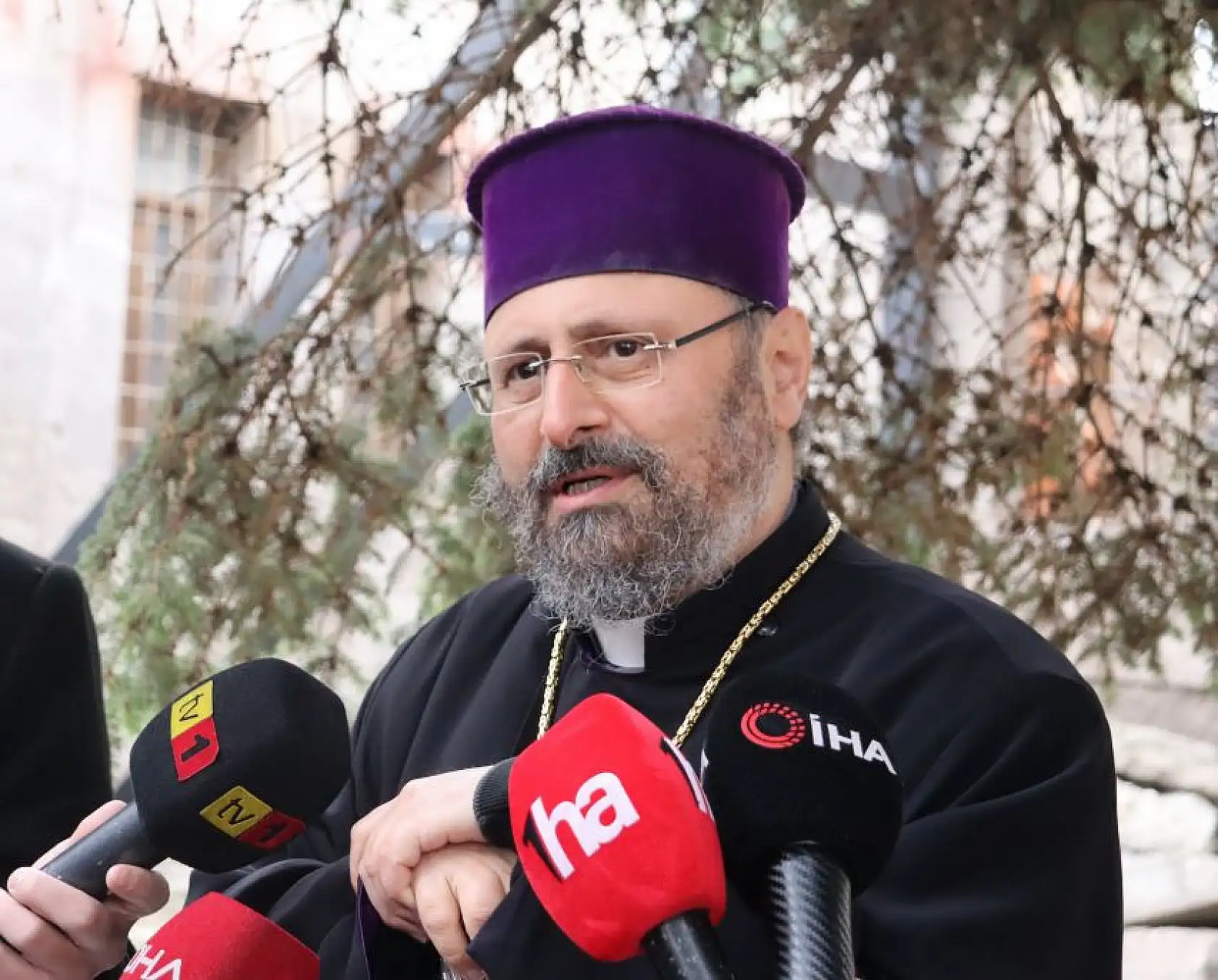 Miçing ayininde depremzedelere dua