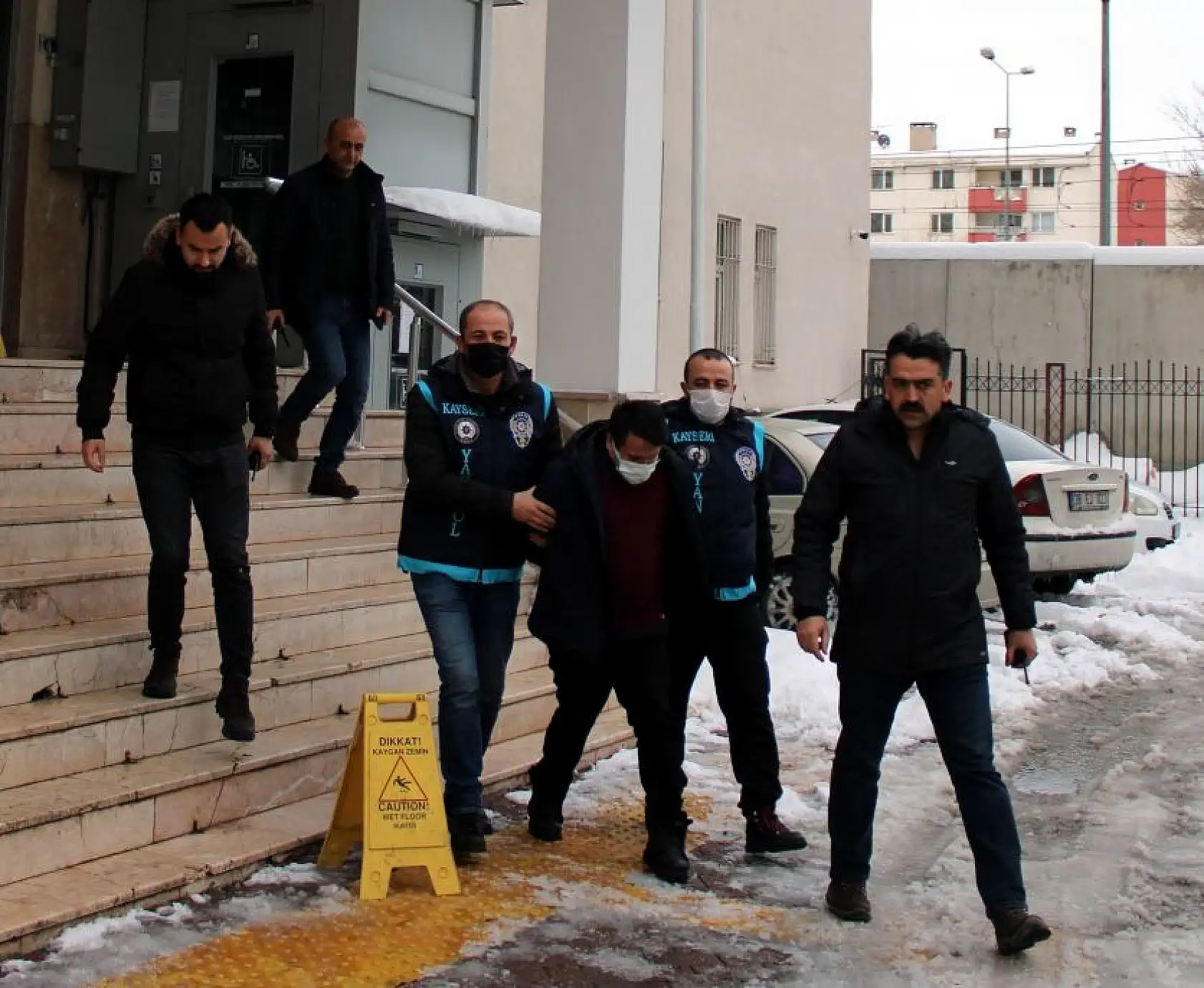 Çalıştığı bankadan 140 bin Euro çalan şahıs yakalandı!