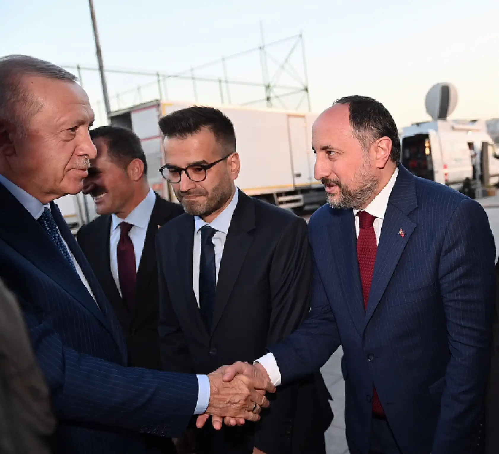 Kayseri'nin eski, İstanbul'un yeni vekili yeni imajıyla dikkat çekti! Önceki ve sonraki fotoğraflar arasındaki farkı bulun