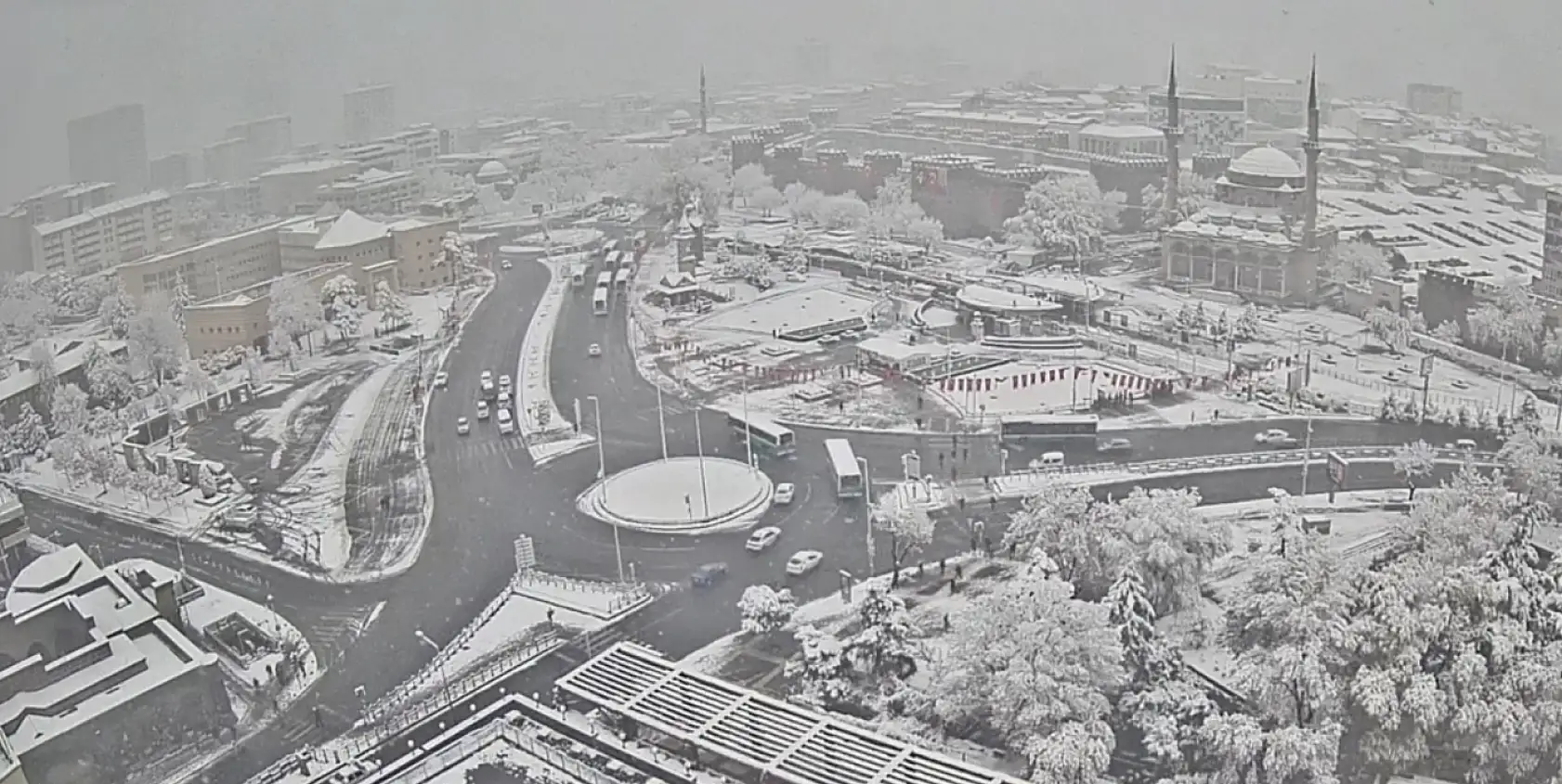 İşte kar sonrası Kayseri Meydanından yansıyan görüntüler