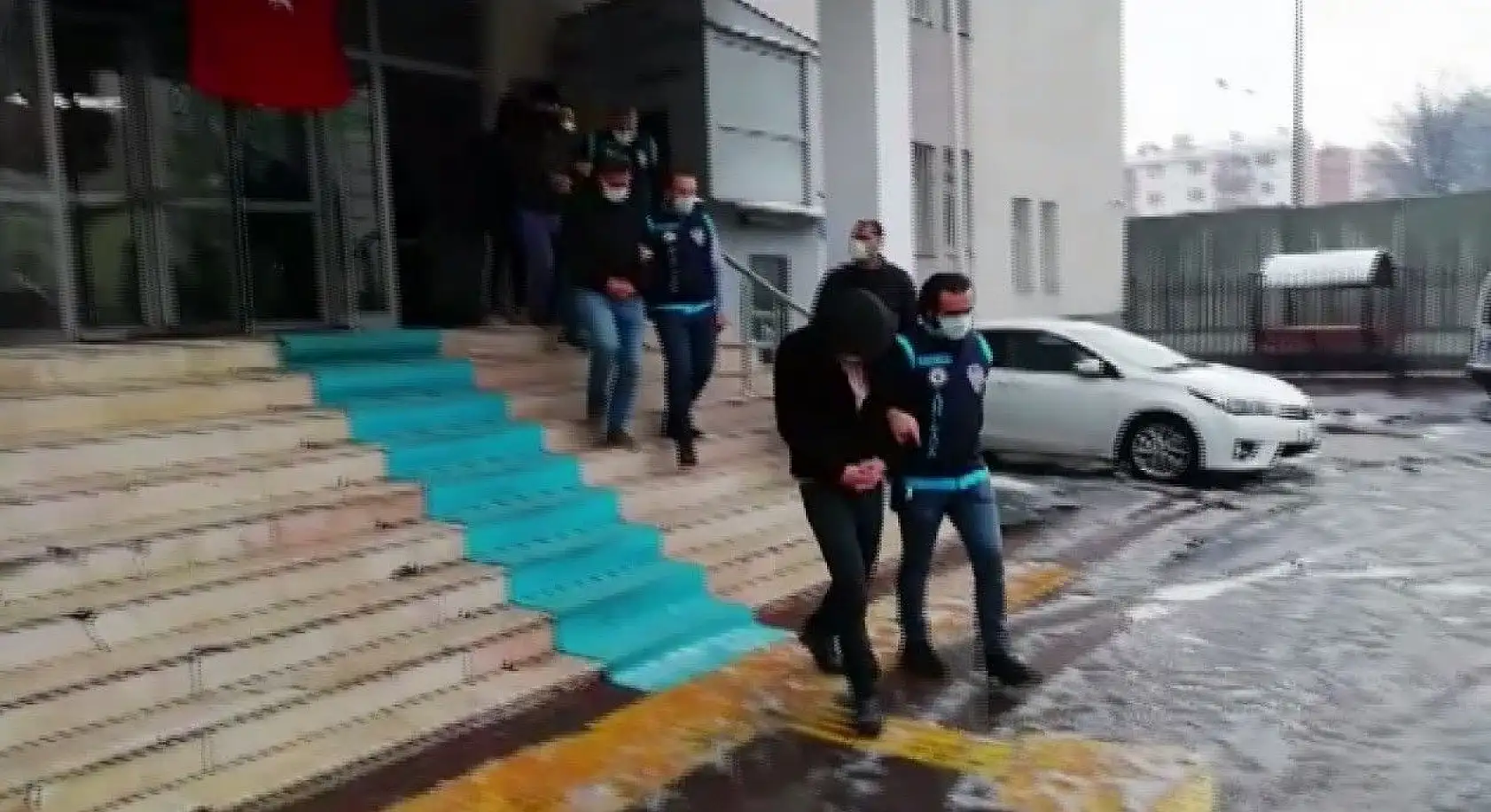 Yurt dışından getirilen kadınlara fuhuş yaptırmışlar