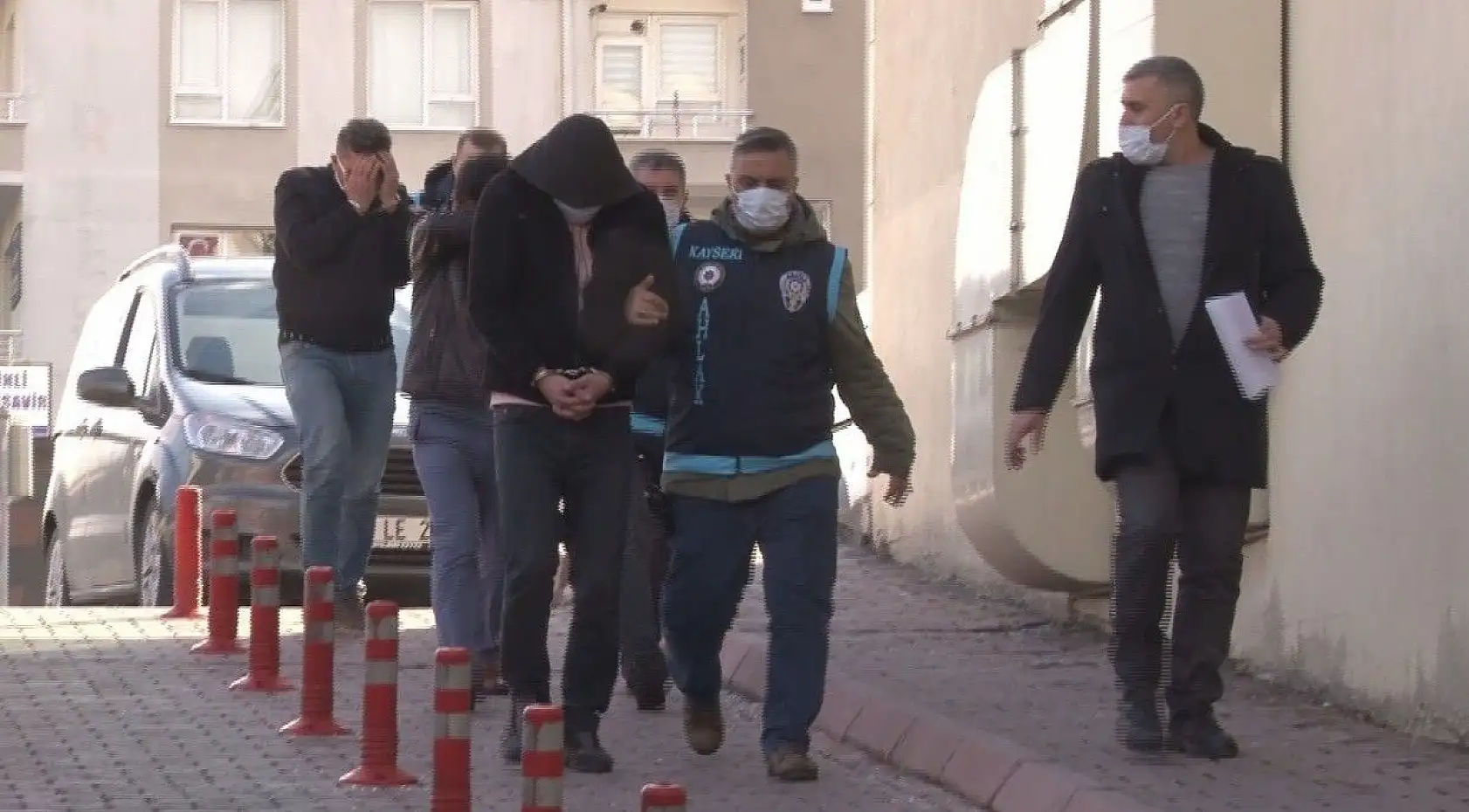 Yurt dışından getirilen kadınlara fuhuş yaptırmışlar