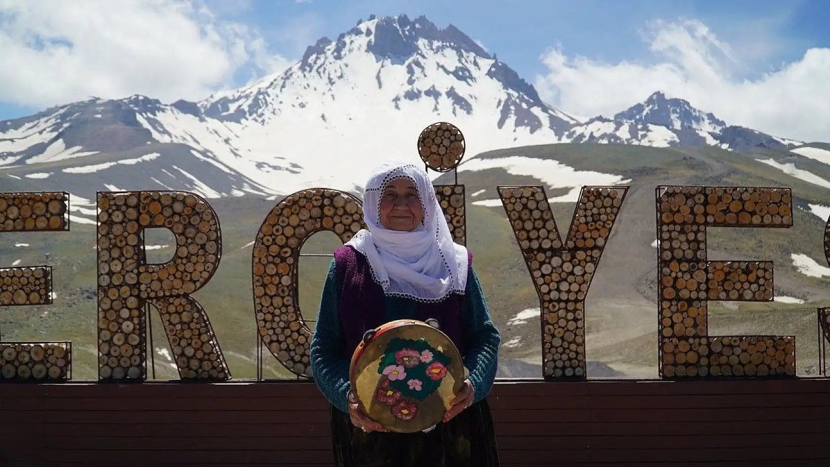 75 yıllık ömründe uzaktan gördüğü Erciyes'e ilk defa çıktı