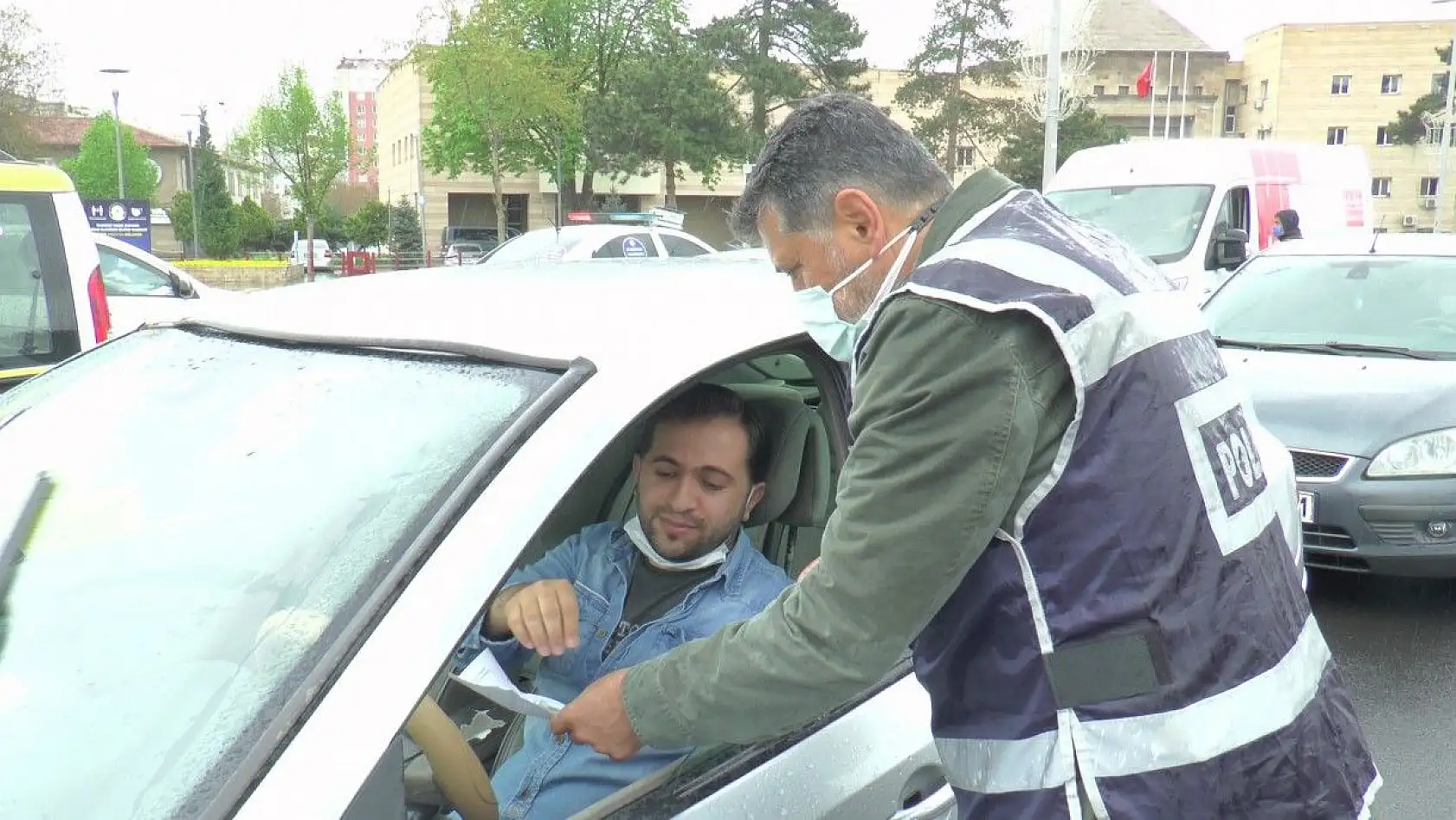 Kayseri'de tam kapanma denetimleri sürüyor