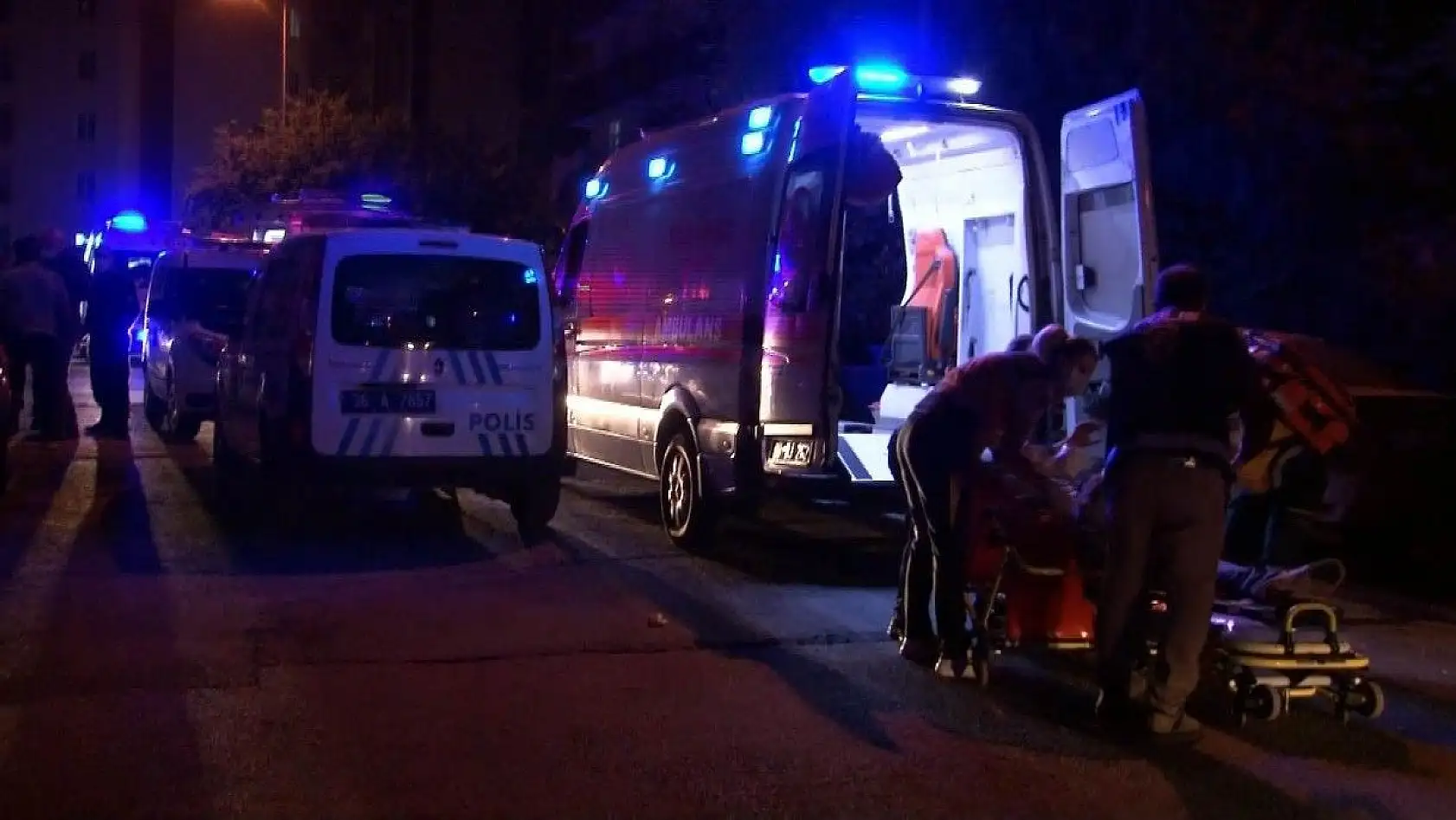 Evi silahla bastılar