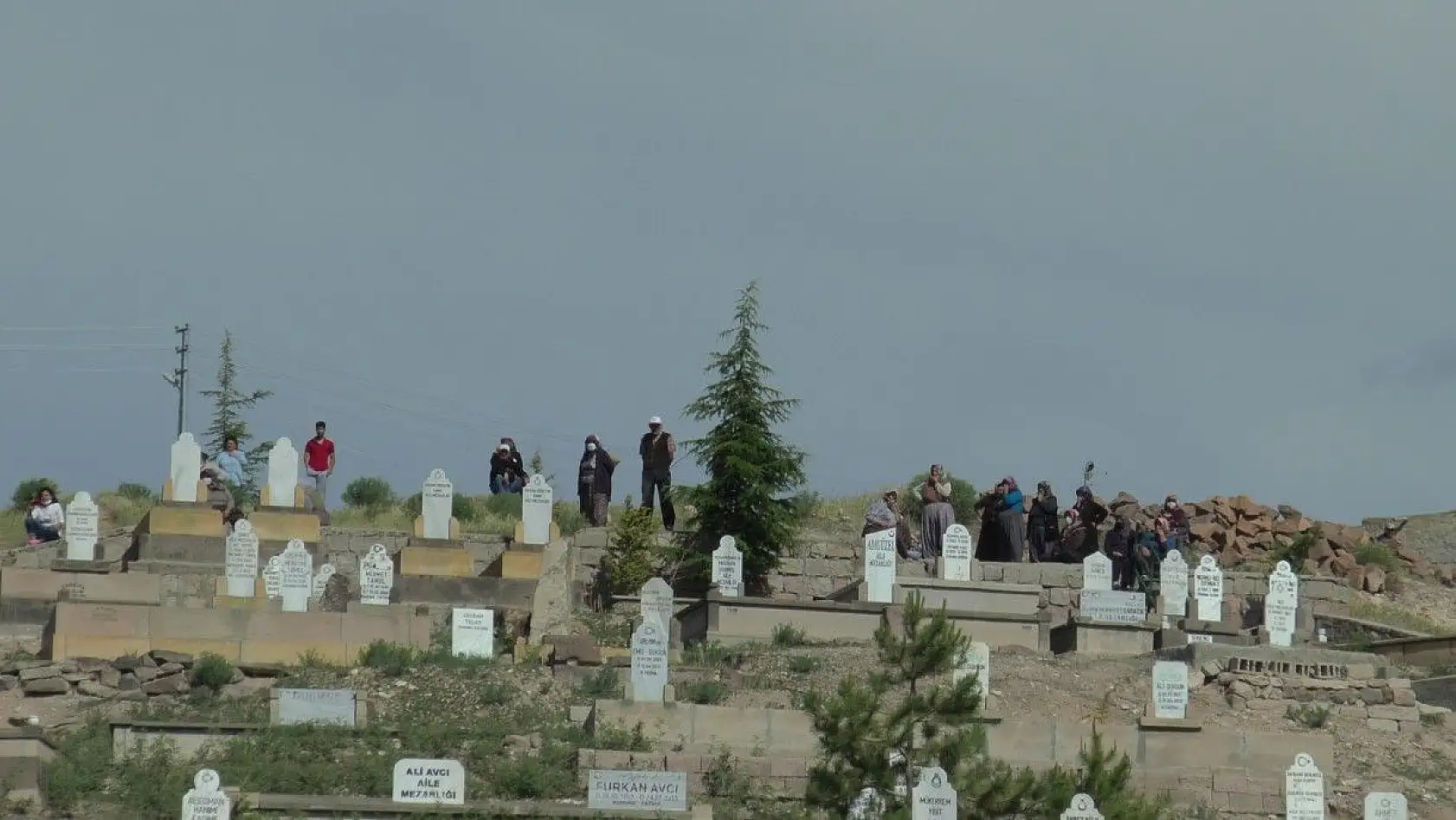 Tandırda ölü bulunan karı koca toprağa verildi