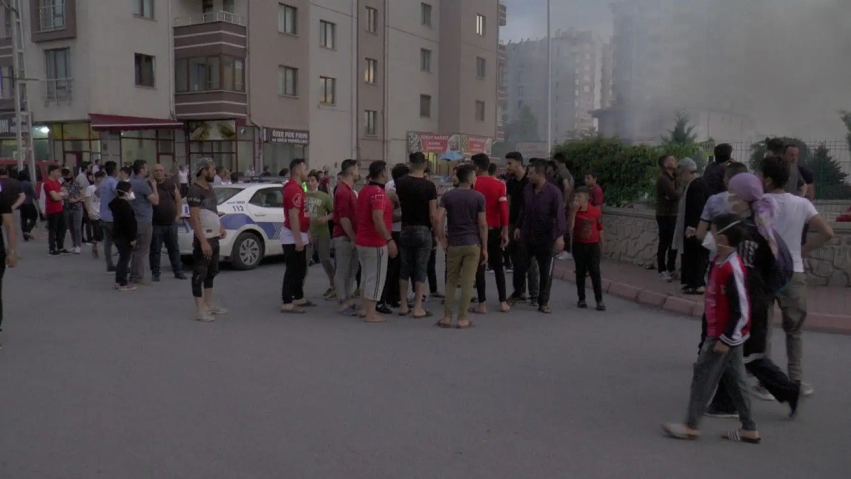 Kozmetik dükkanında yangın