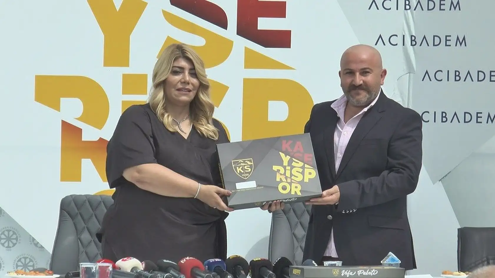 Kayserispor, yeni formasını tanıttı