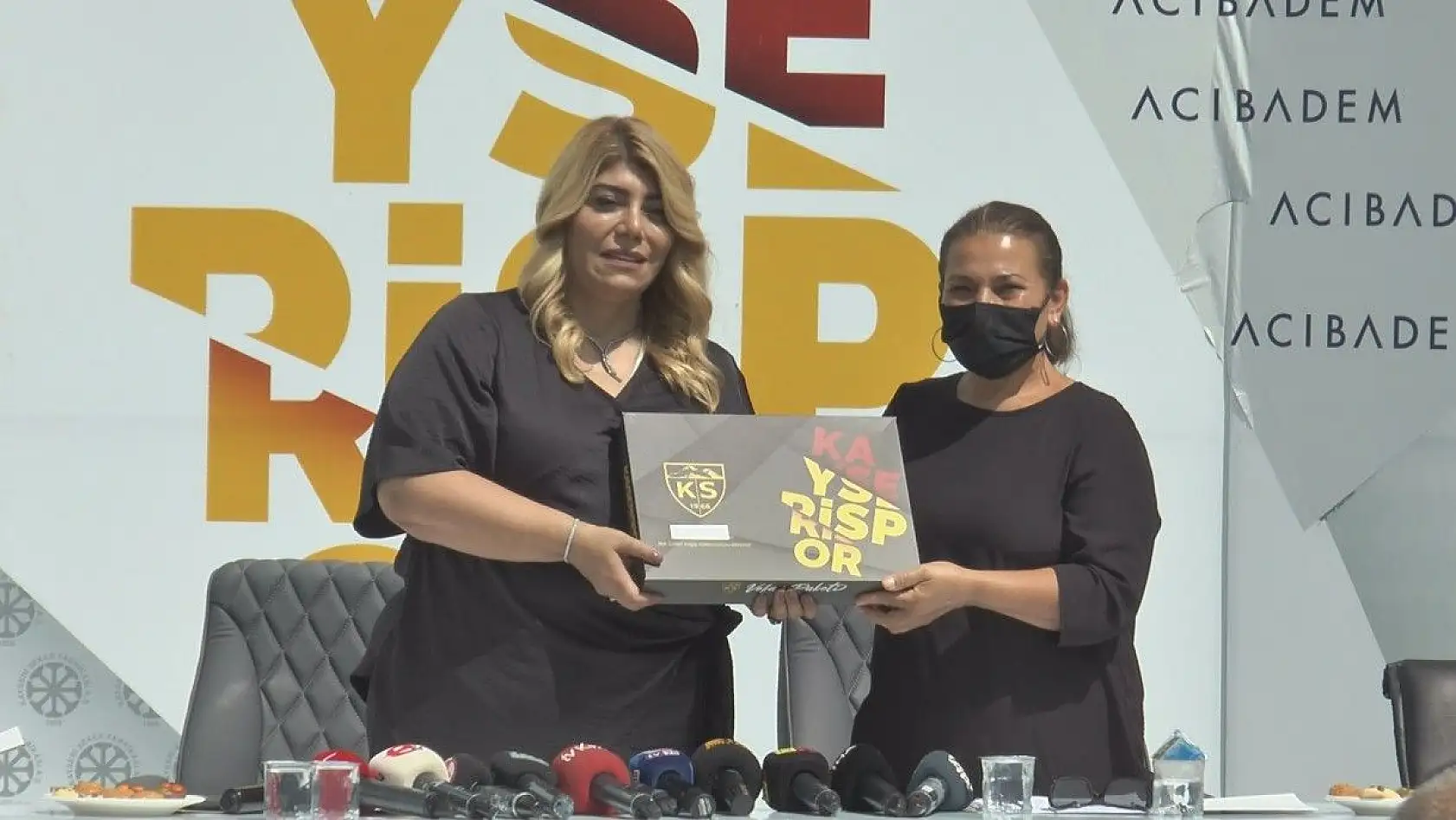 Kayserispor, yeni formasını tanıttı