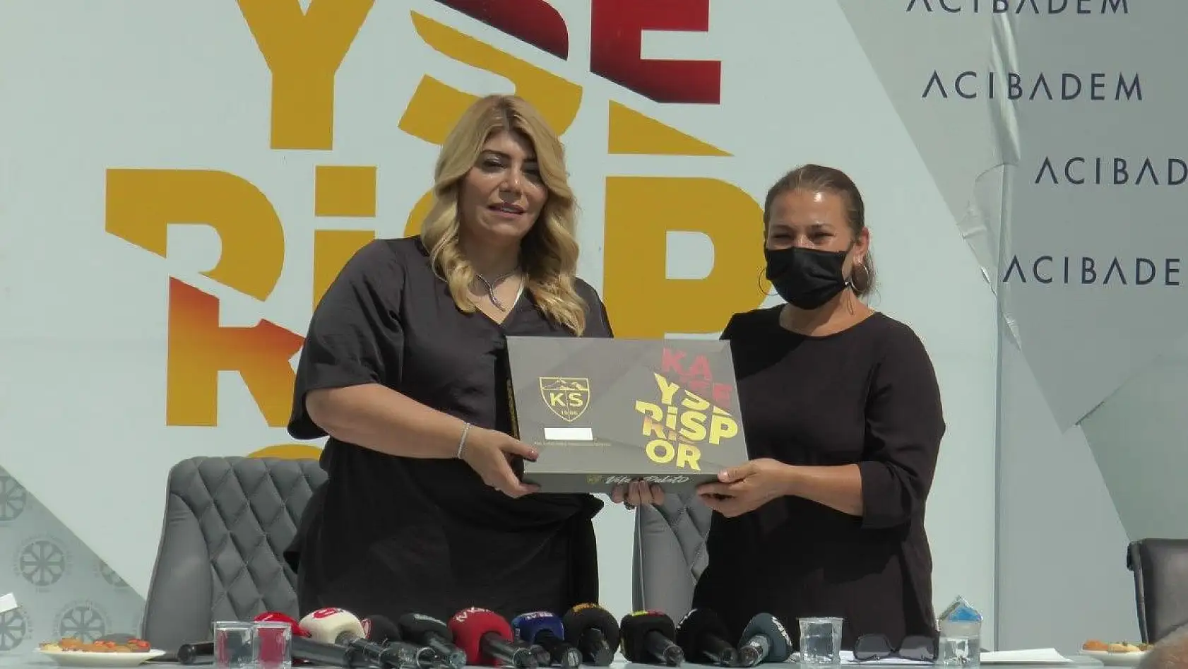 Kayserispor, yeni formasını tanıttı